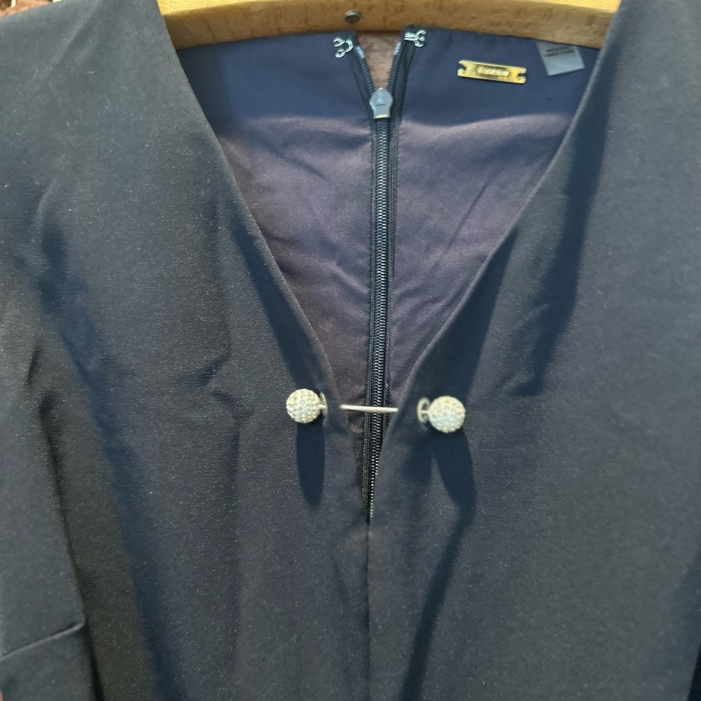 Size 6 TAHARI capri jumpsuit with tie. Back zippers