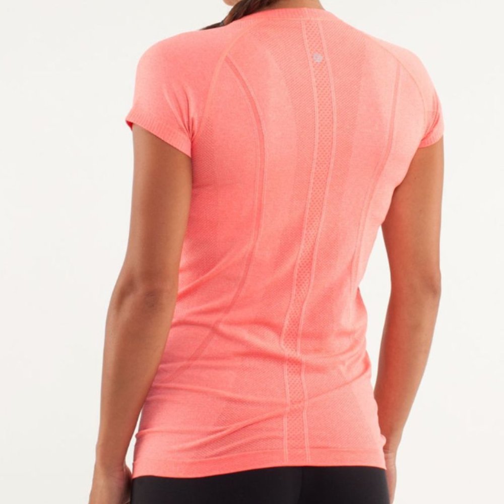 (1665) ๐ LULULEMON RUN: Swiftly Tech Short Sleeve Crew