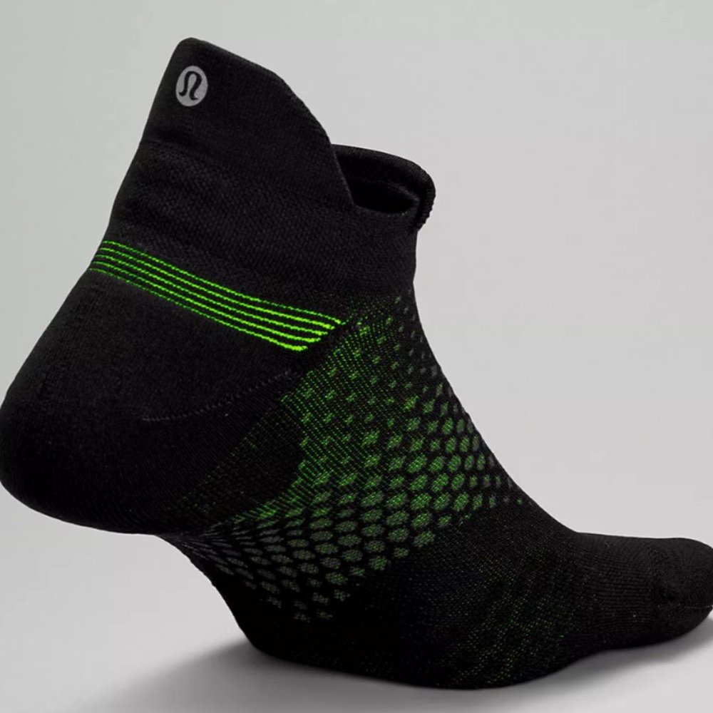 (2300) NWT LULULEMON Women's MacroPillow Tab Running Sock Med Cushion (SOLD OUT)