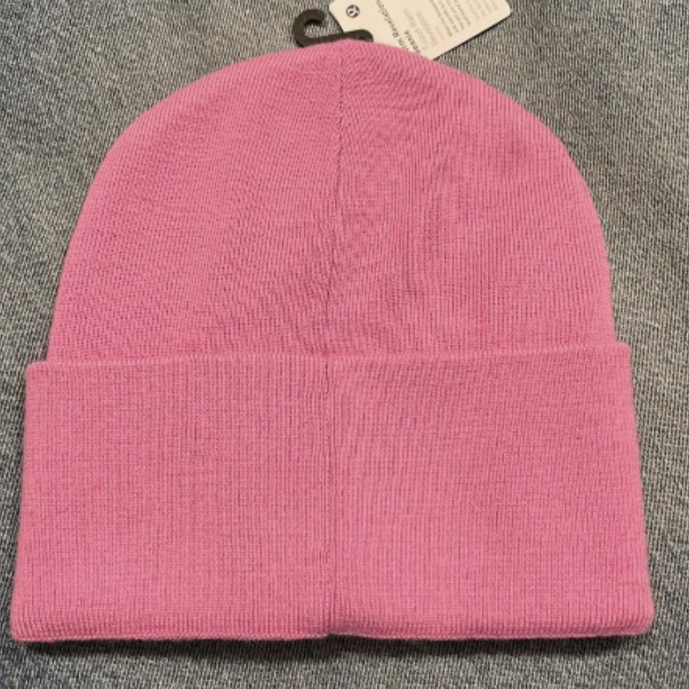 (2340/41) NWT LLL WARM REVELATIONS BEANIE DHALIA MAUVE/ MEADOW PINK SIZE L/XL