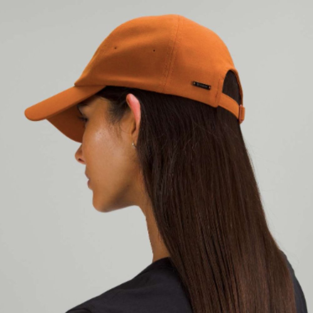 (2393) NWT LULULEMON Women's Baller Hat Soft Embroidered in SABLE/GOLD