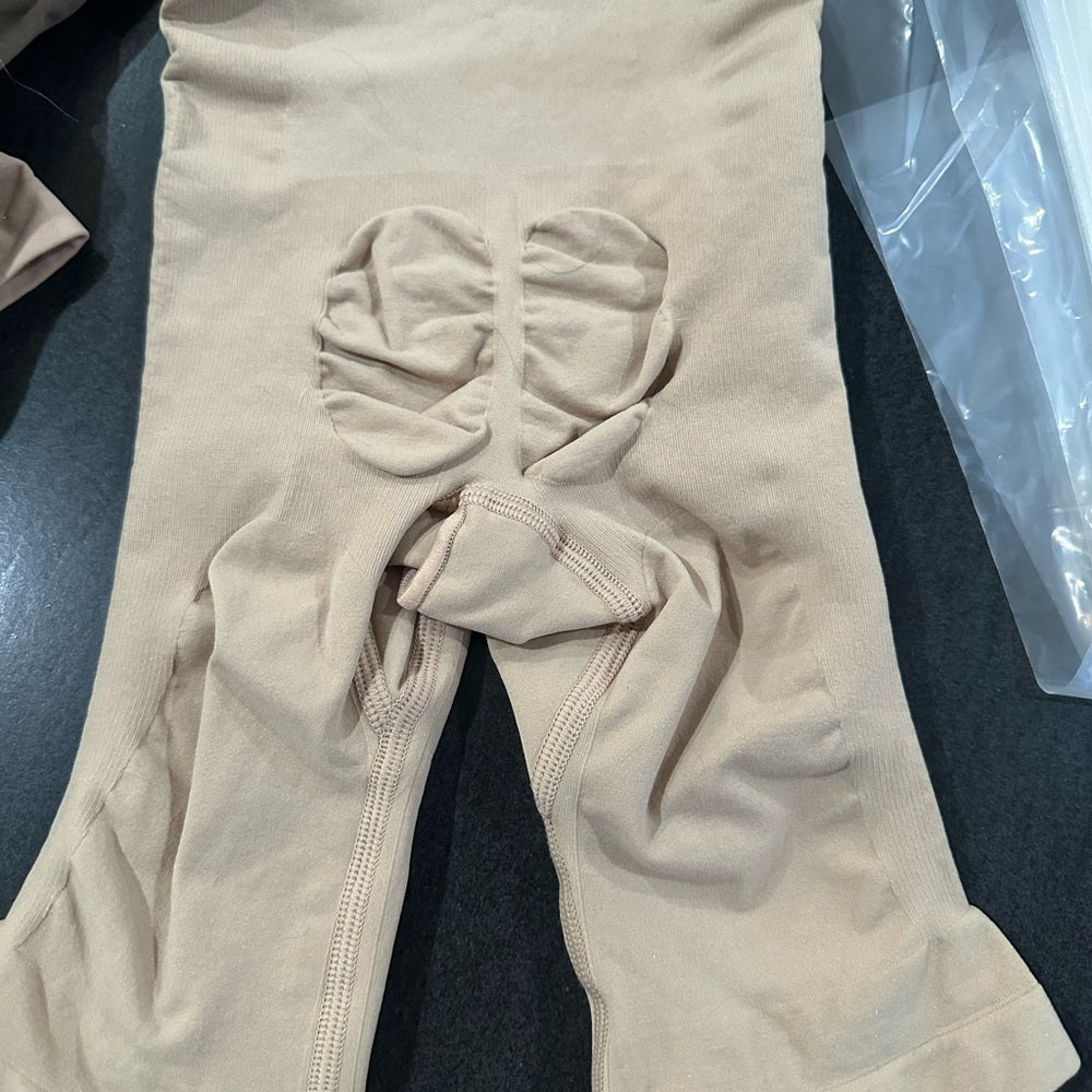 (2277/2442/43) NWOT SKIMS SEAMLESS SCULPT MID THIGH in S/M/L/XL