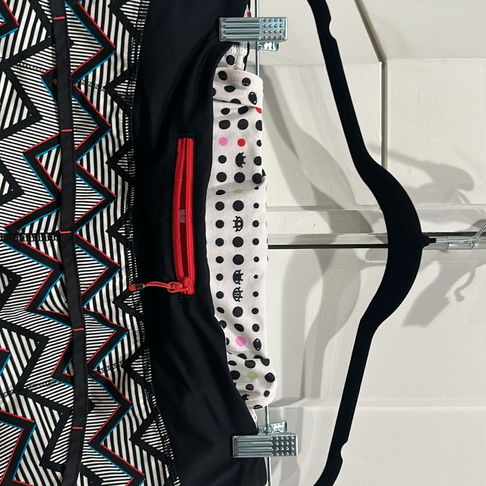 (6017) Lululemon Speed Short 2014 Seawheeze - 3D Chevron Sz 6