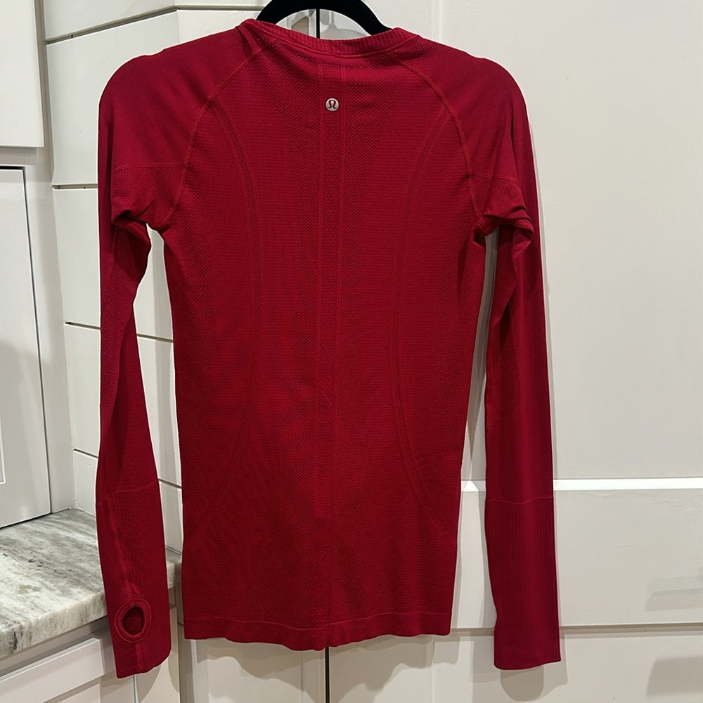(2156) ๐ LULULEMON RUN: Swiftly Tech Long Sleeve Crew Sz 6 *EUC