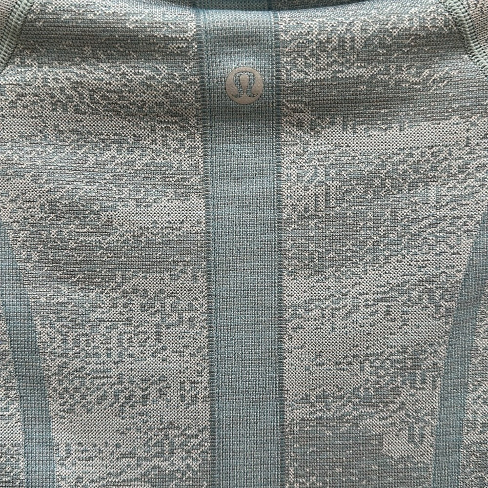 (6087) ๐ LULULEMON RUN: Swiftly Tech Short Sleeve Crew Sz 4 **LOVED *RARE