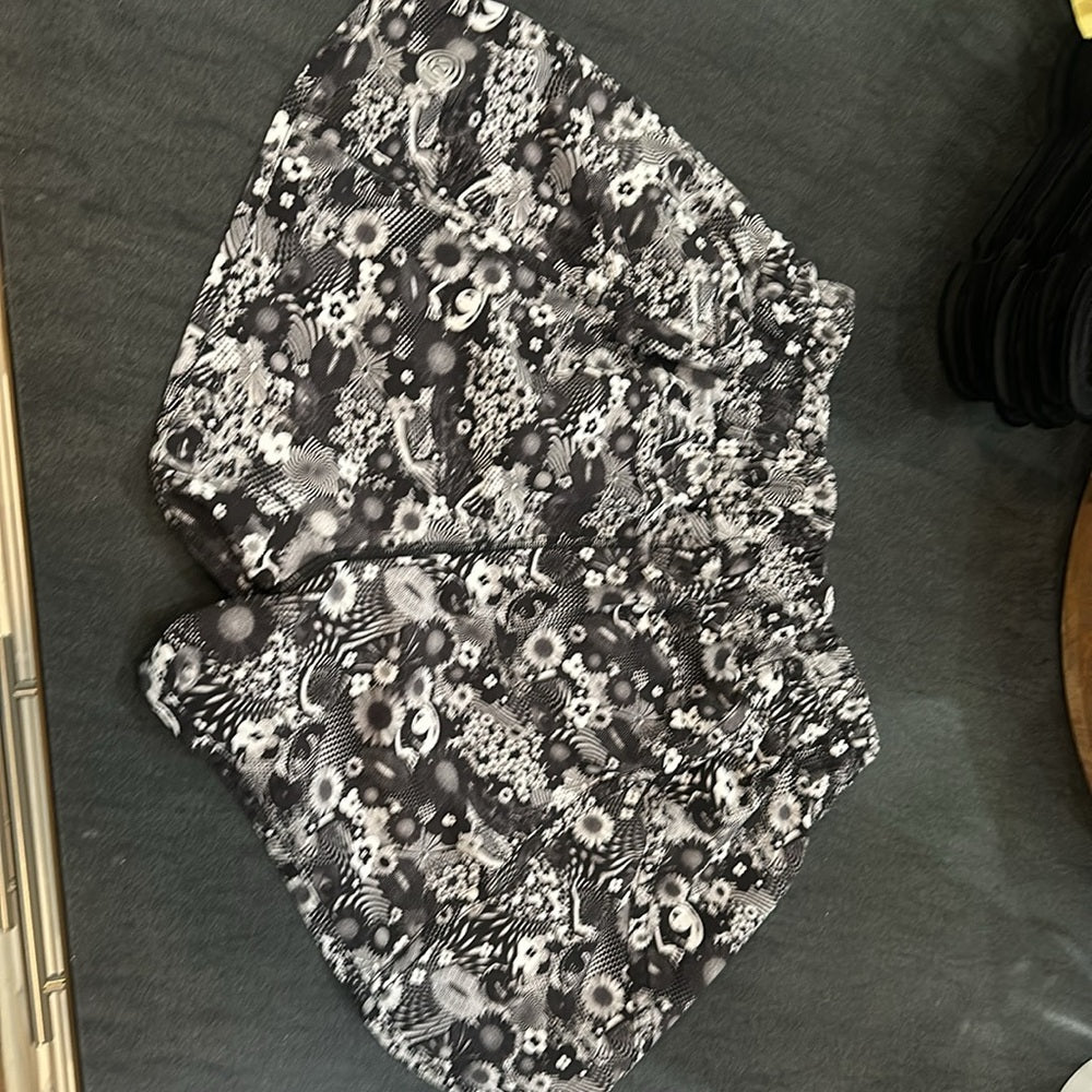 (6100) Tracker Short *SW 2017 Seawheeze - Counter Culture White / Black Sz 8