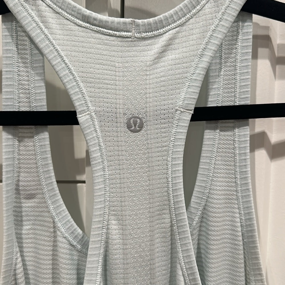 (6140) ๐ LULULEMON RUN: Swiftly Tech Racerback Sz 8 ** LOVED