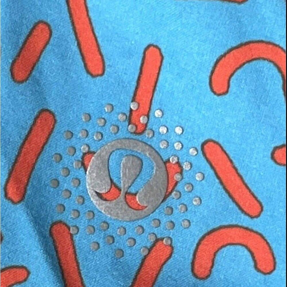 (6150) Lululemon Speed Short 2015 Seawheeze - Turquoise with Red Squiggles