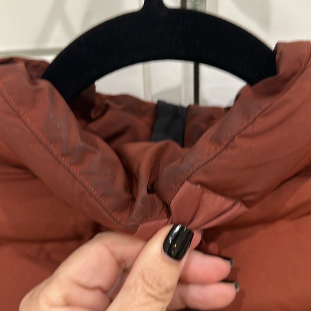 88. (6348) LULULEMON Navigation Down Jacket Sz S in Dark Terracotta