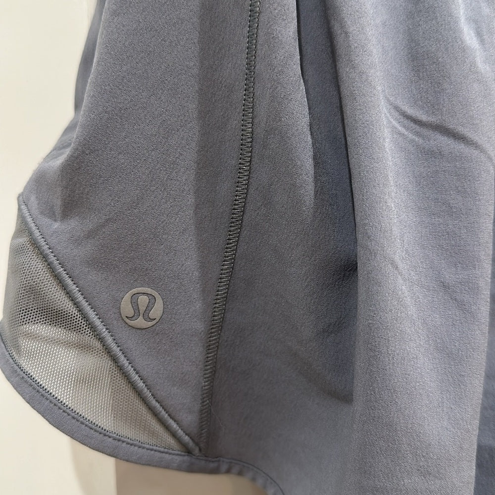 (6362) Lululemon Hotty Hot High-Rise Lined Short 2.5" Rhino Grey in Sz 4