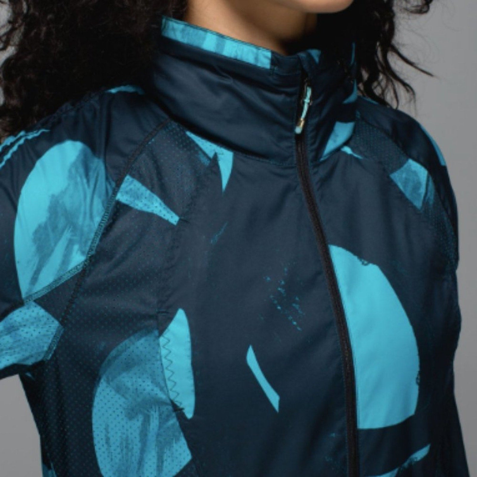 (2175) LULULEMON Back Pack It Jacket Sz 8 **LOVED**