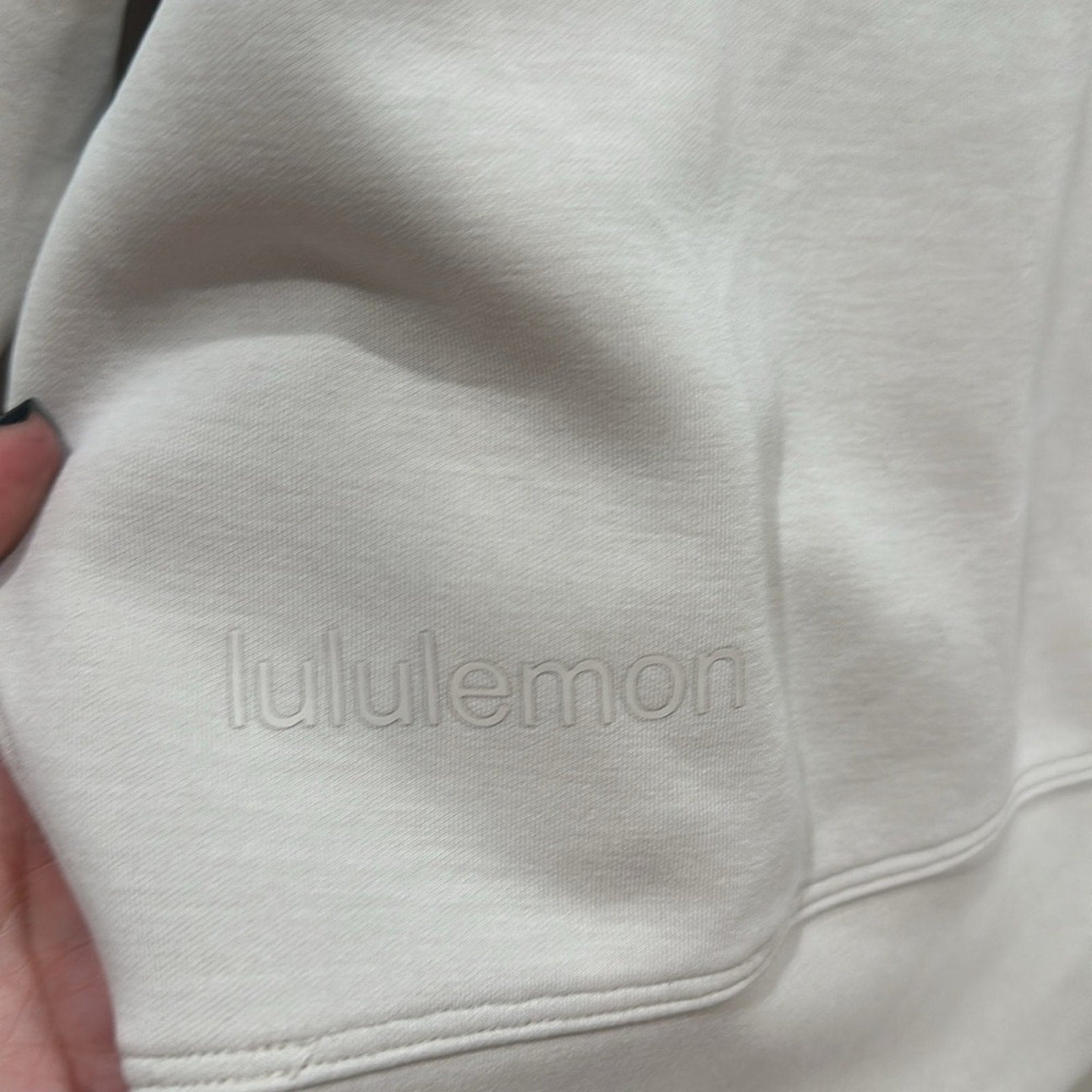 (6304) LULULEMON Perfectly Oversized Cropped Crew *Softstreme™ White Opal Sz 6