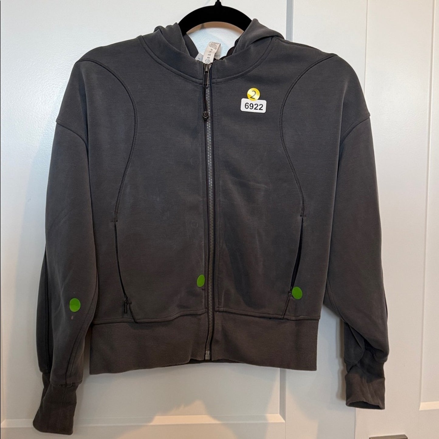 6922 Lululemon Softstreme Pocketed Hoodie in Graphite Grey **FLAW