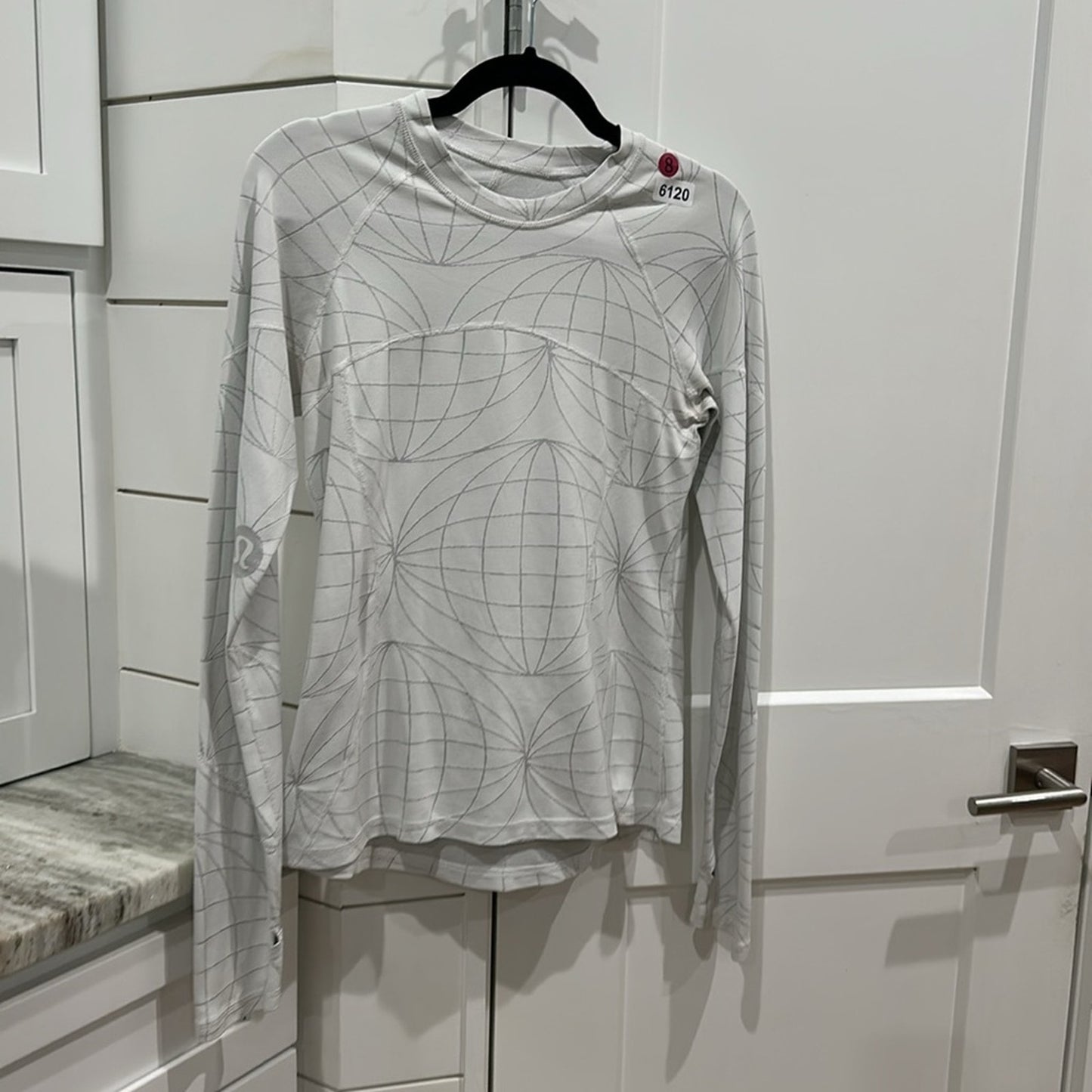 6119/6120 Lululemon Rare Women’s Long Sleeve Size 8