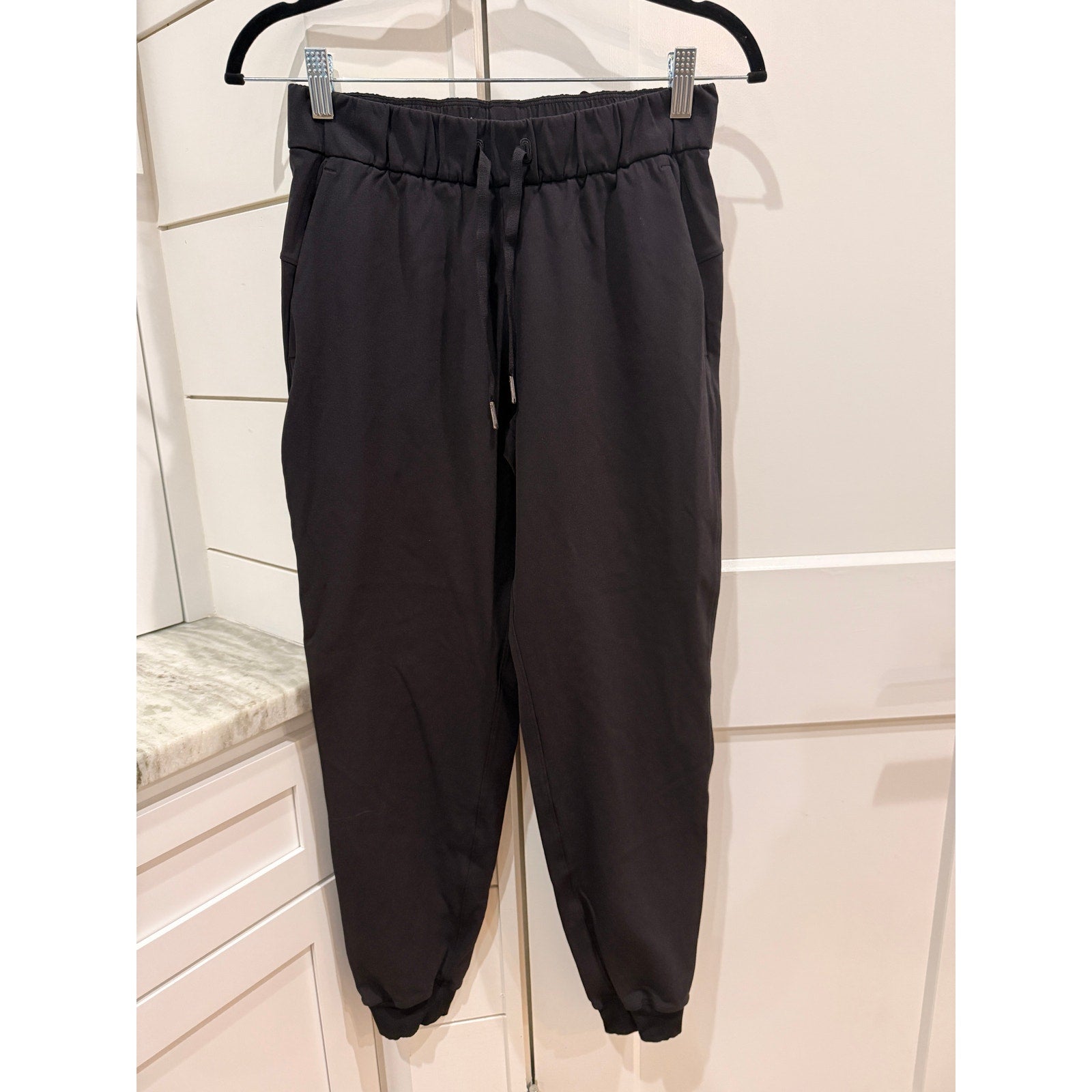 6604 LULULEMON On The Fly Jogger Black sz 4 *LOVED