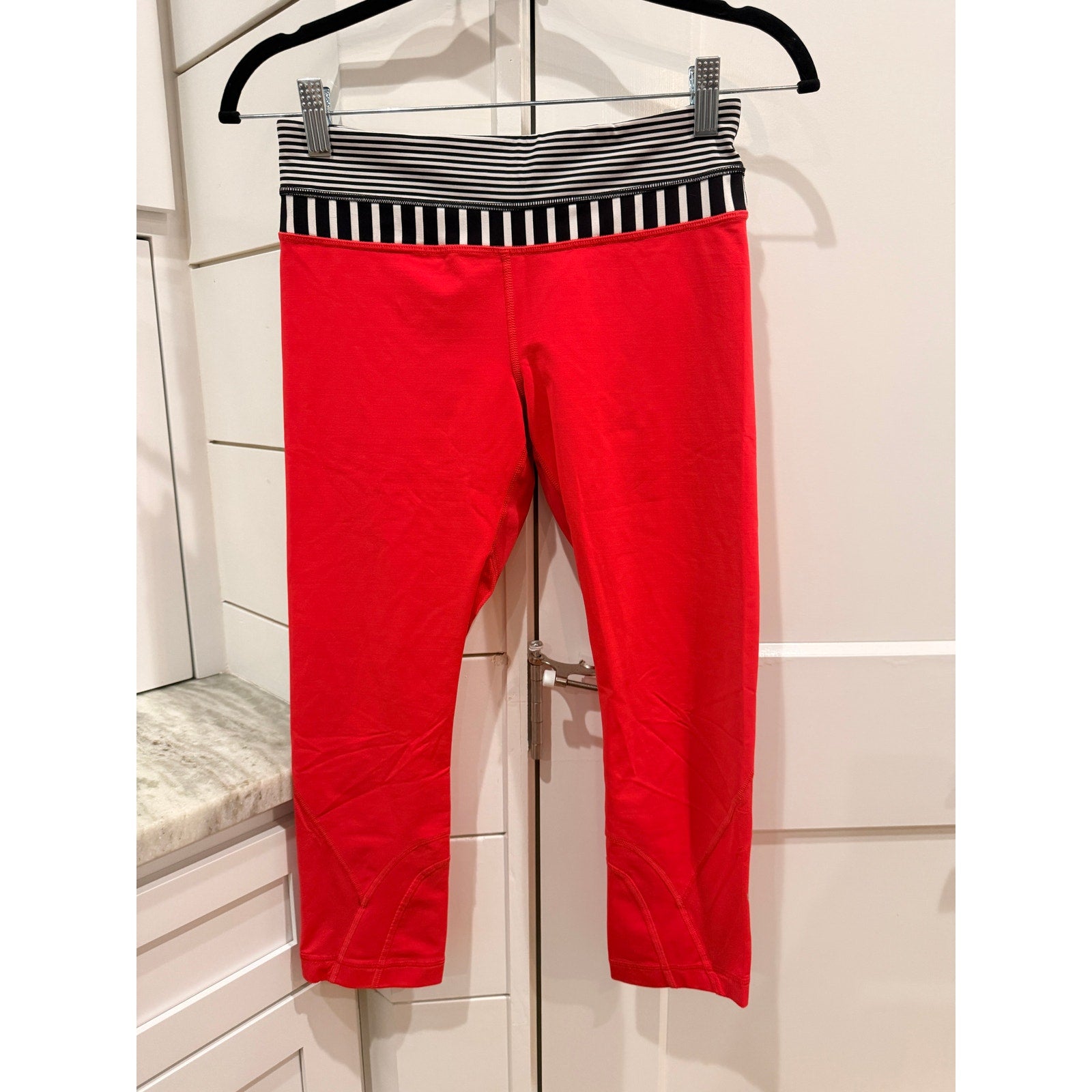 6646 LULULEMON 2012 SEAWHEEZE collector pants in Waldo Red/Wheezy Dot Sz 6
