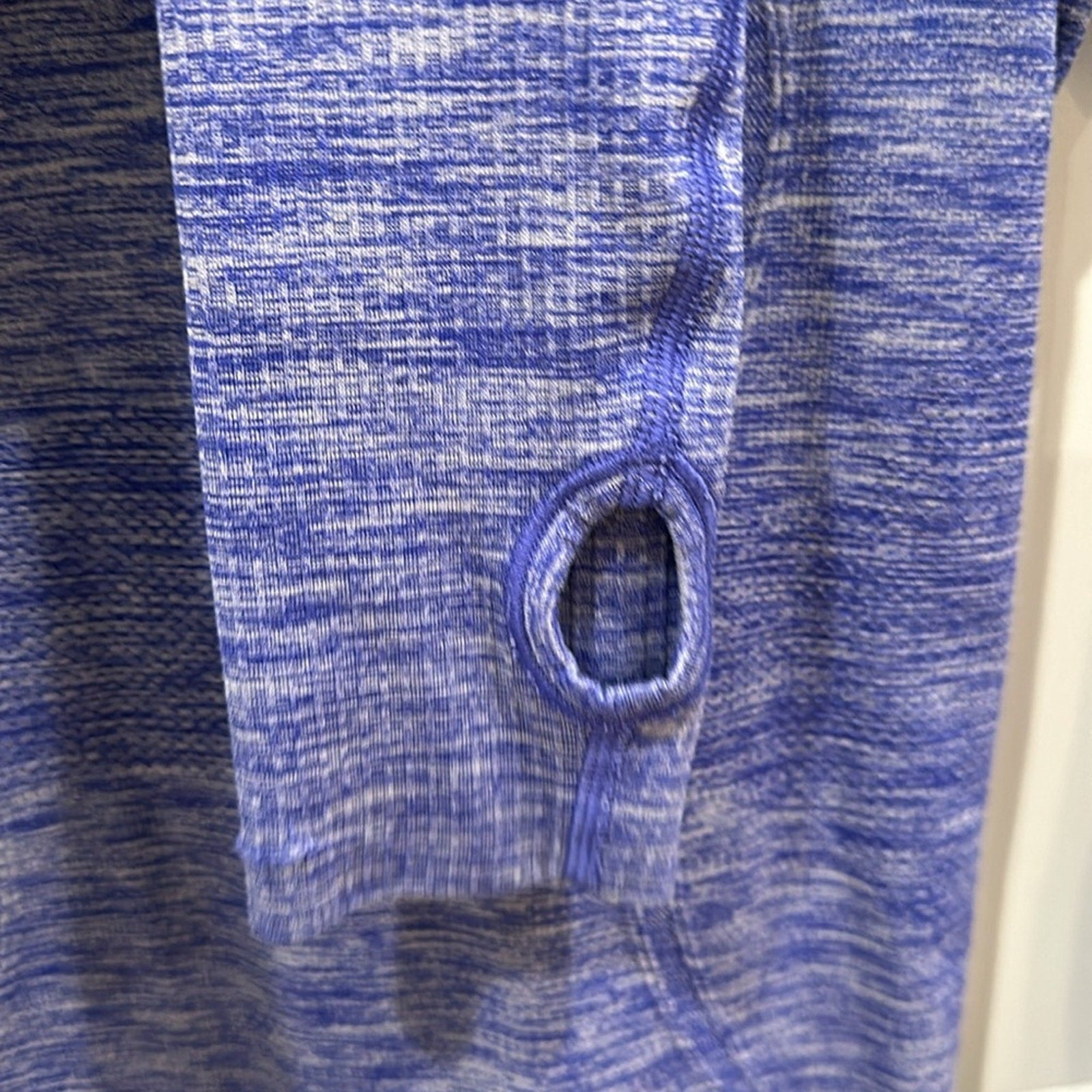 6044 - LULULEMON RUN: Swiftly Tech BREEZE Long Sleeve Crew Sz 4