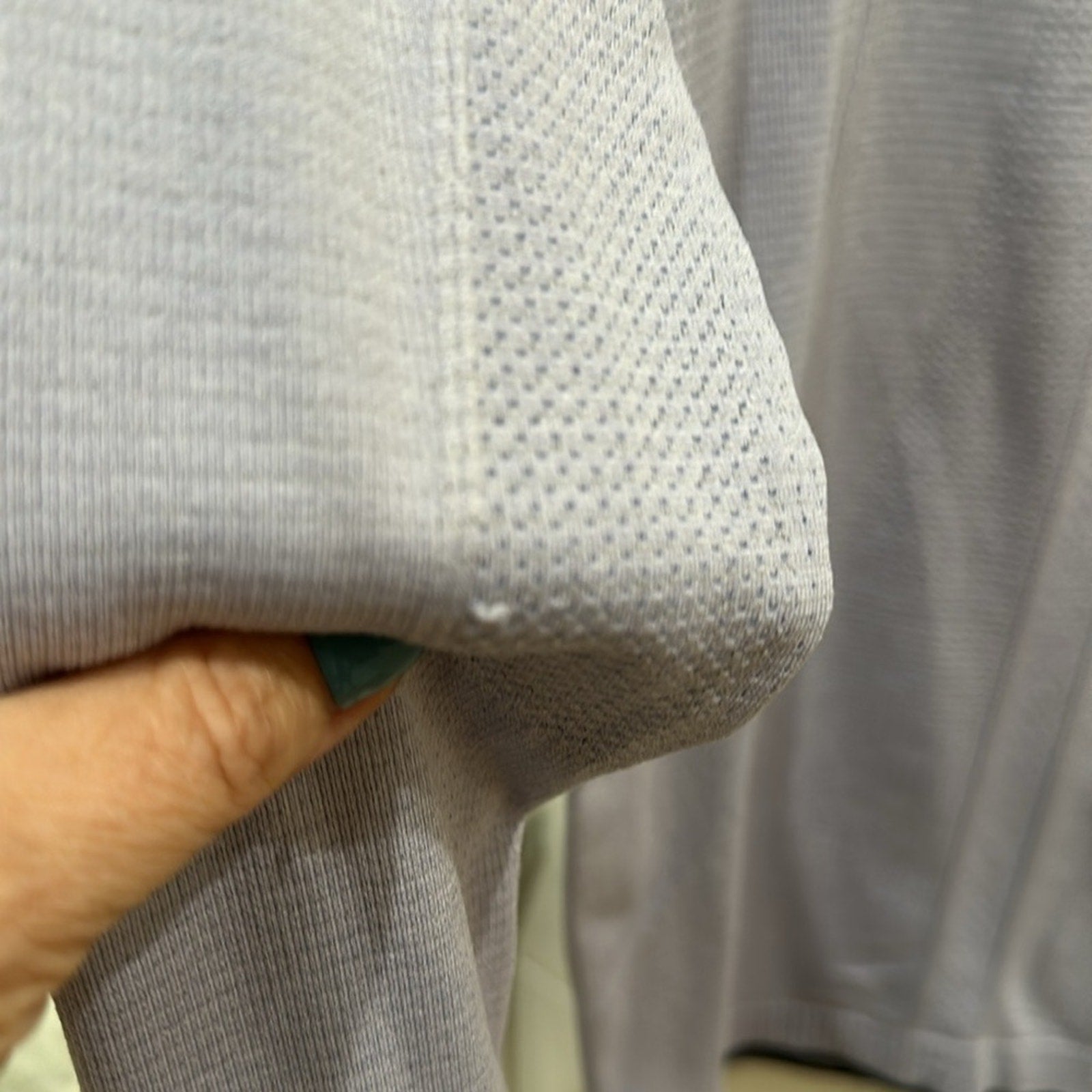 6040 - LULULEMON Run: Swiftly Tech Long Sleeve Crew Sz 8 *RARE *FLAW