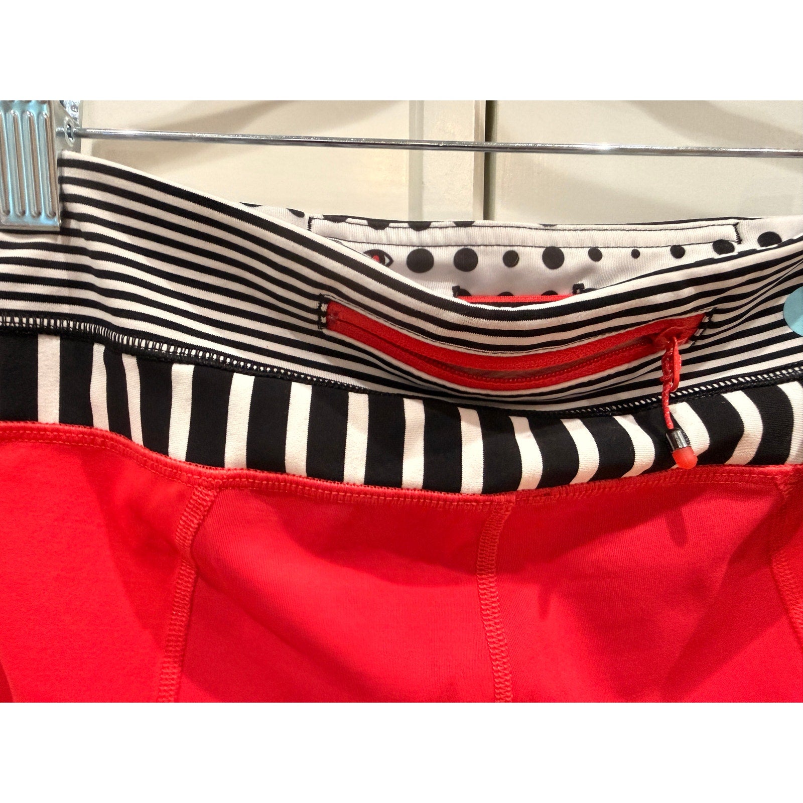 6646 LULULEMON 2012 SEAWHEEZE collector pants in Waldo Red/Wheezy Dot Sz 6