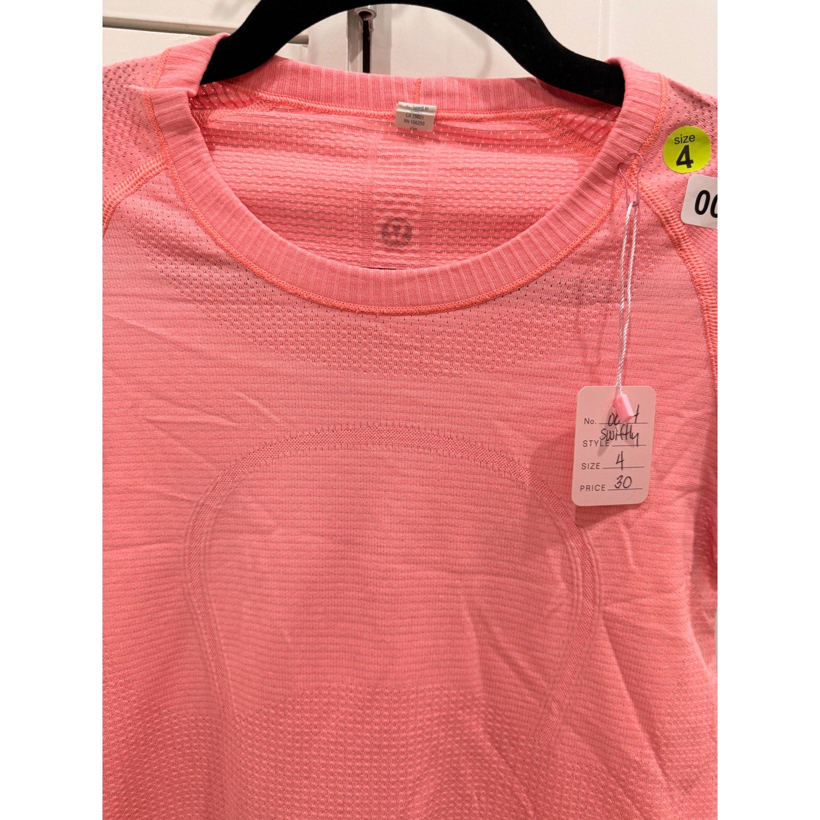 74 - LULULEMON Swiftly Tech Sht-Slve Shirt Hip Lngth in FLAREi Sz 4
