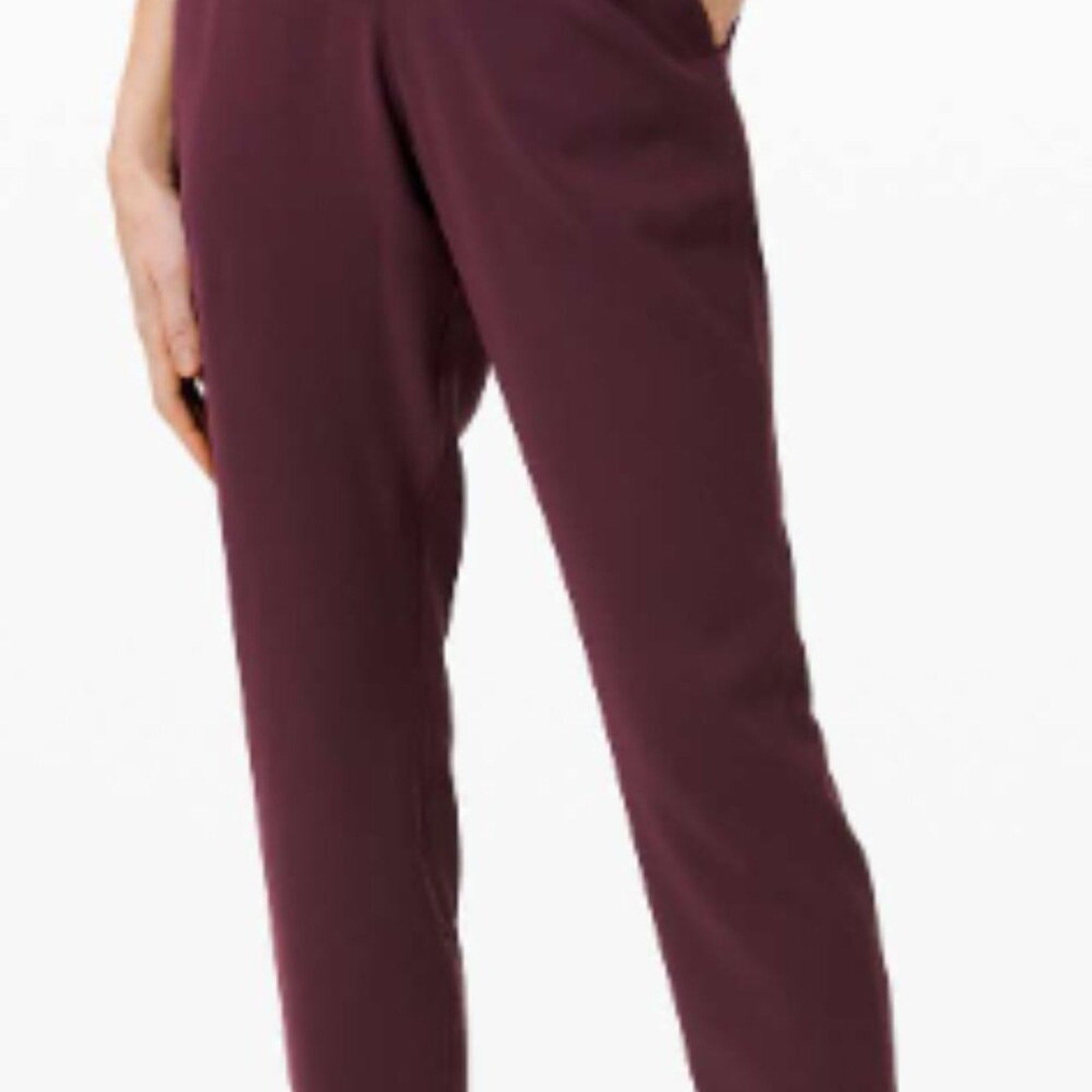 (6282) 🍋 LULULEMON On the Fly Jogger *Woven in Sz 8 in Cassis