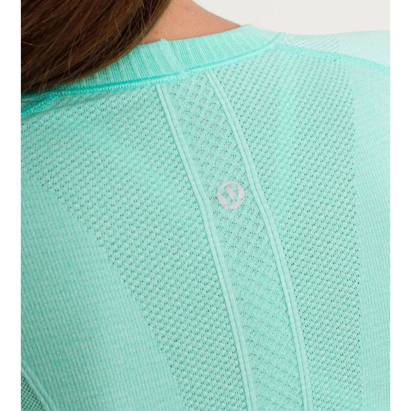 6940 - LULULEMON Swiftly Tech Long Sleeve Shirt in Menthol Sz 12 **