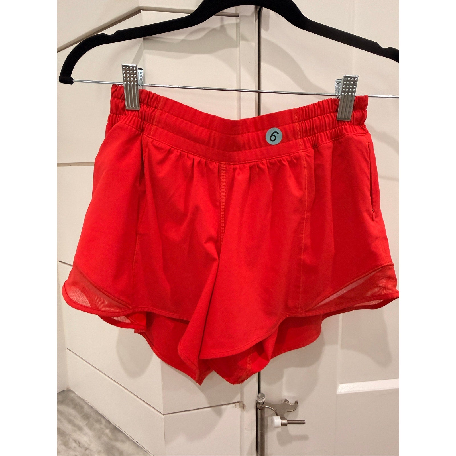 6499 Lululemon Hotty Hot Short II *Long 4" Carnation Redin Sz 6 *LOVED