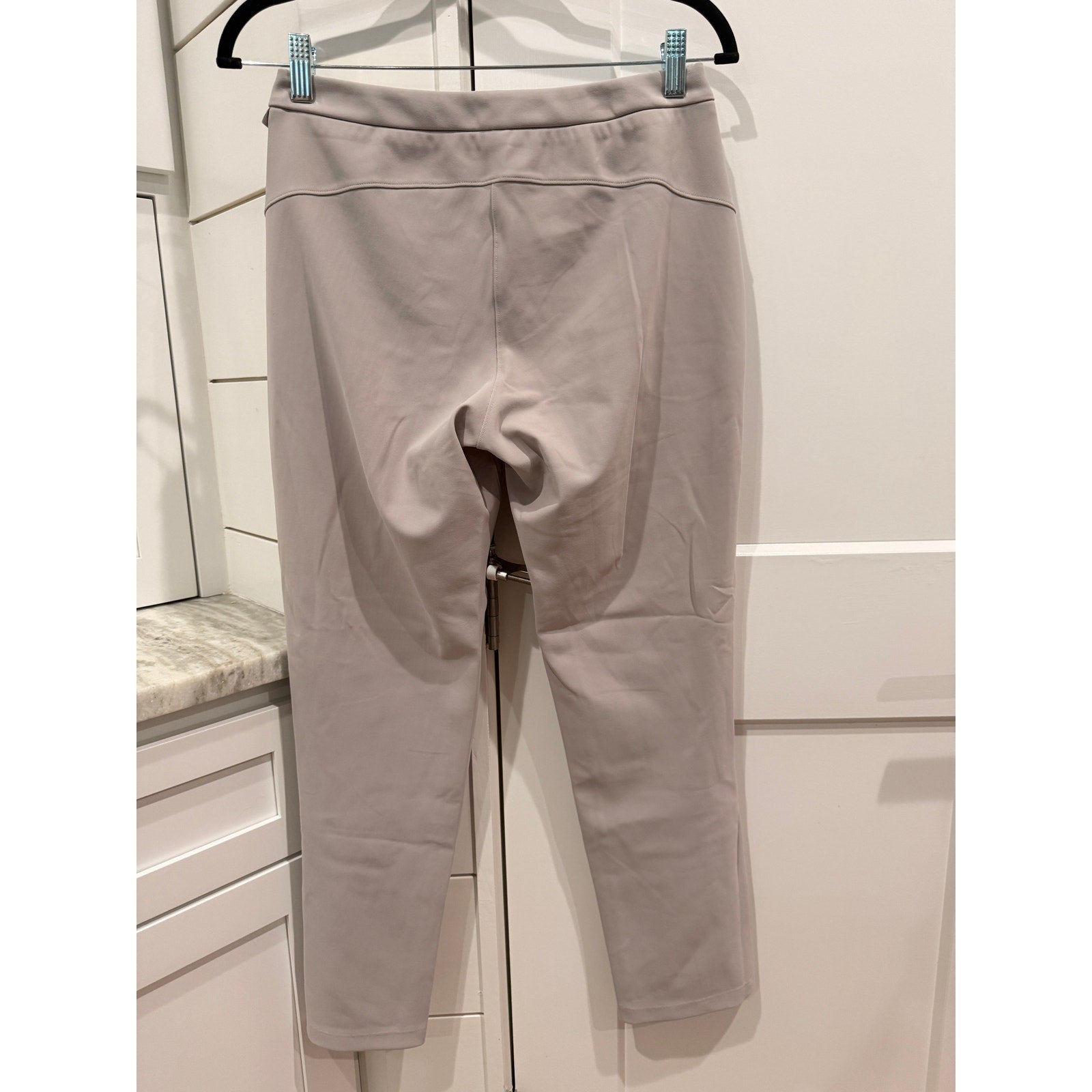 349 - LULULEMON On The Move Pant *Lightweight French Clay in Sz 6