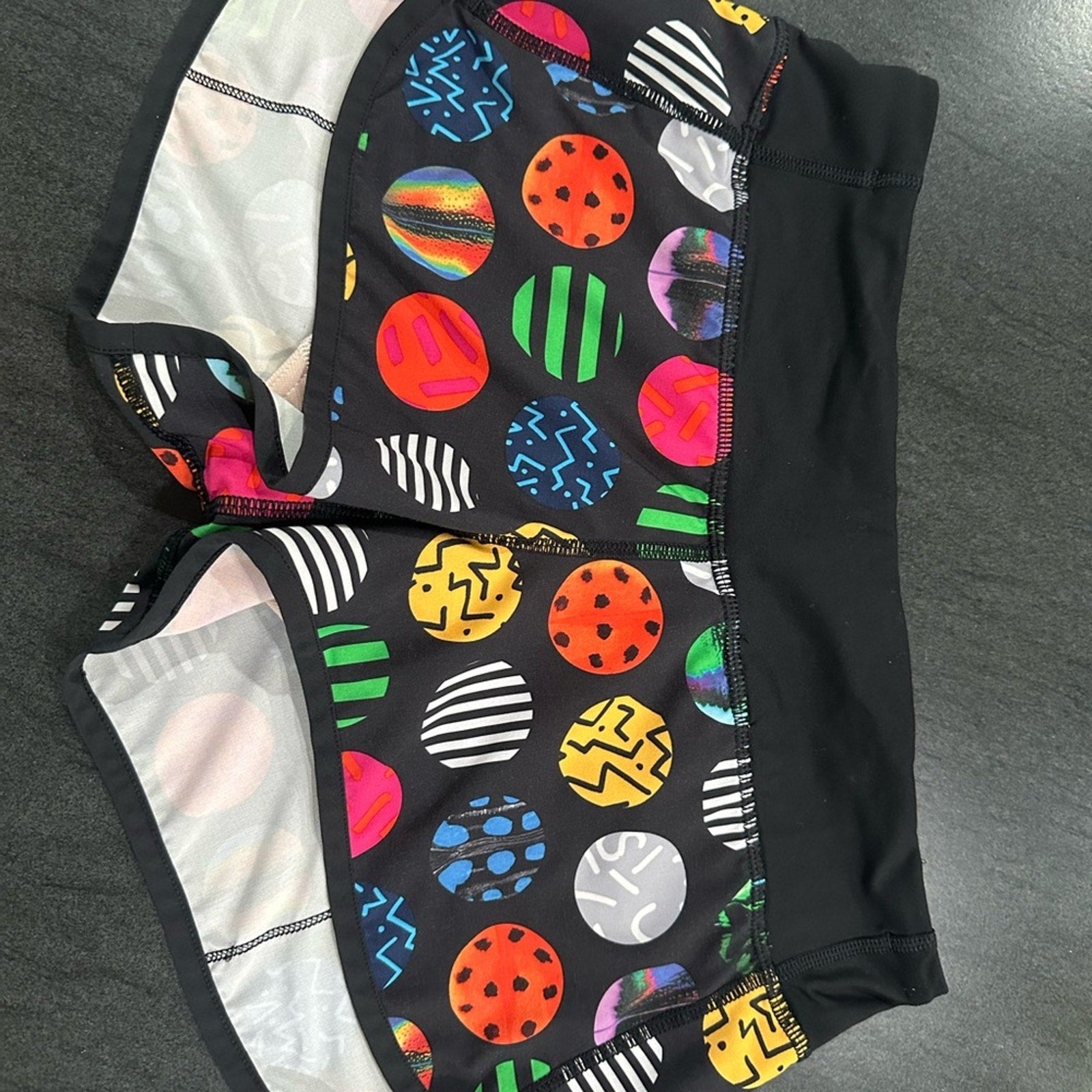 (2283) Lululemon Speed Short 2015 Seawheeze - Circle Pills
