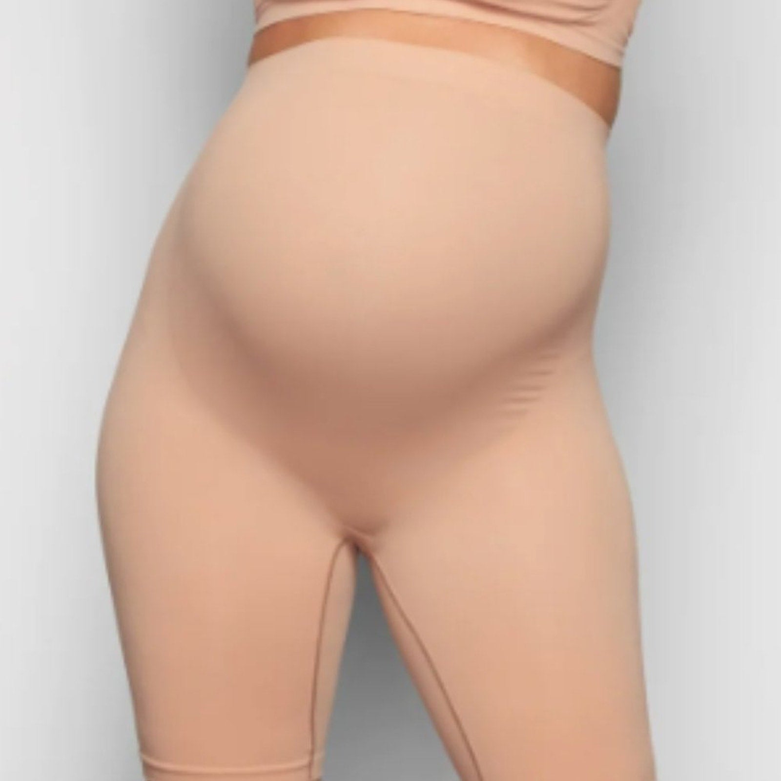 (2446) SKIMS NWOT MATERNITY  SCULPTING SHORT MID THIGH in S/M in SIENNA