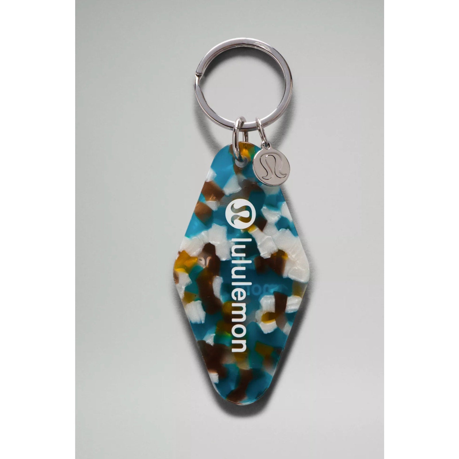 402 - NWT Lululemon Diamond-Shaped Hotel Keychain - EJMW