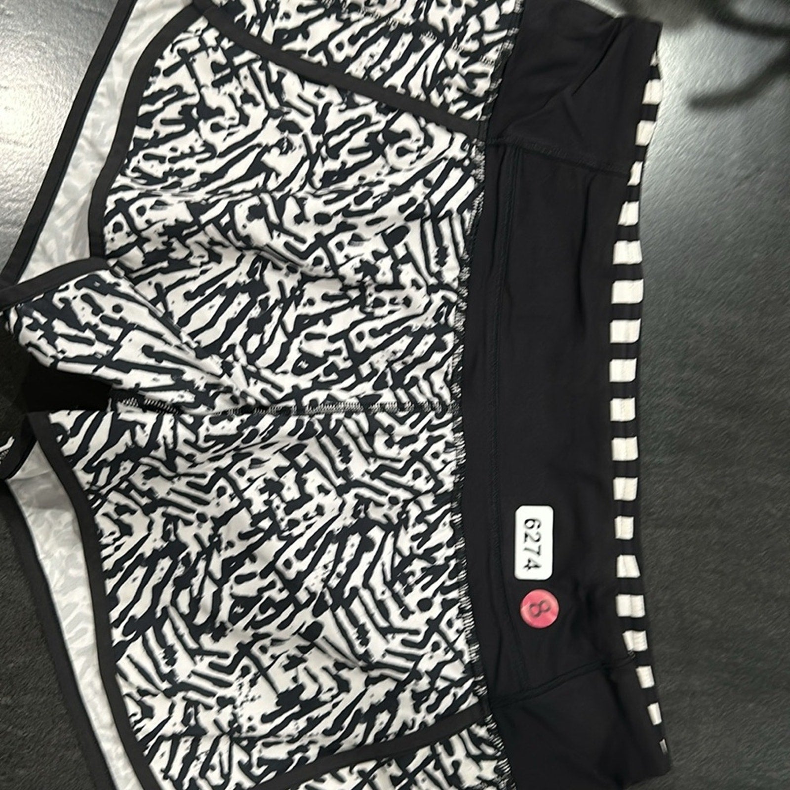 (6274) LULULEMON Run Times Short *4-way Stretch 4" in Brushed Animal in Sz 8