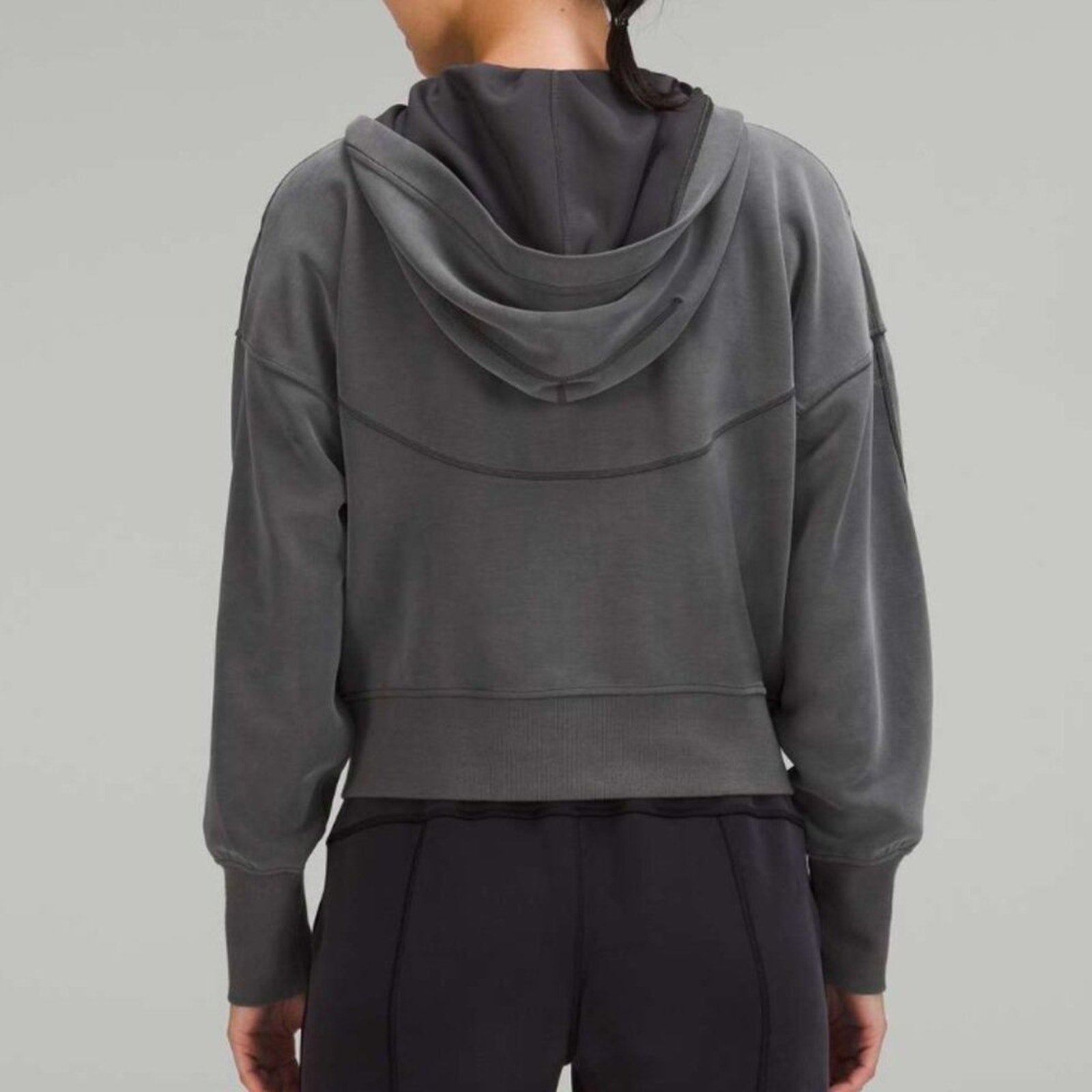 6922 Lululemon Softstreme Pocketed Hoodie in Graphite Grey **FLAW