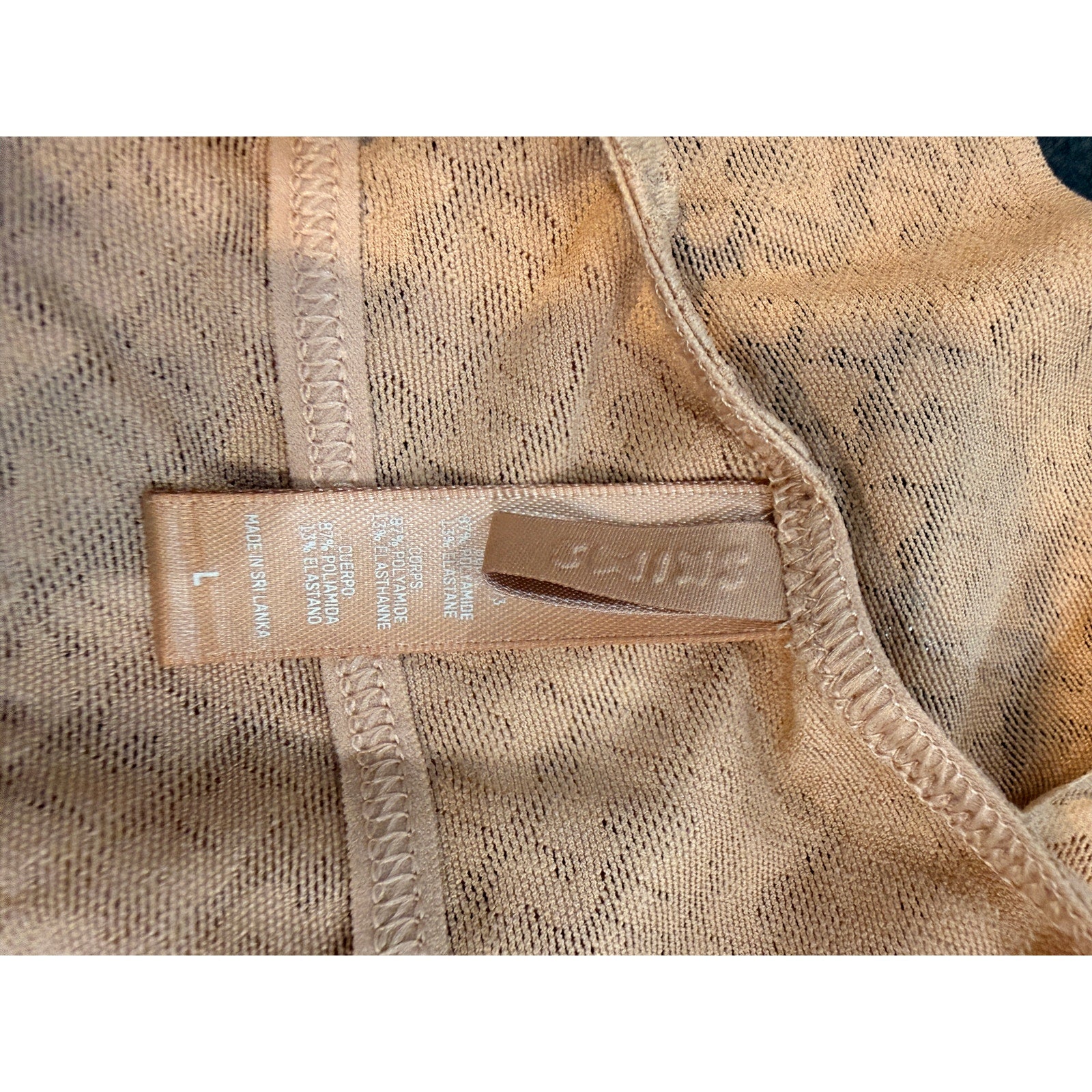 373 - NWOT SKIMS LOGO SKIMPY‎ TRIANGLE BRALETTE Sz L
