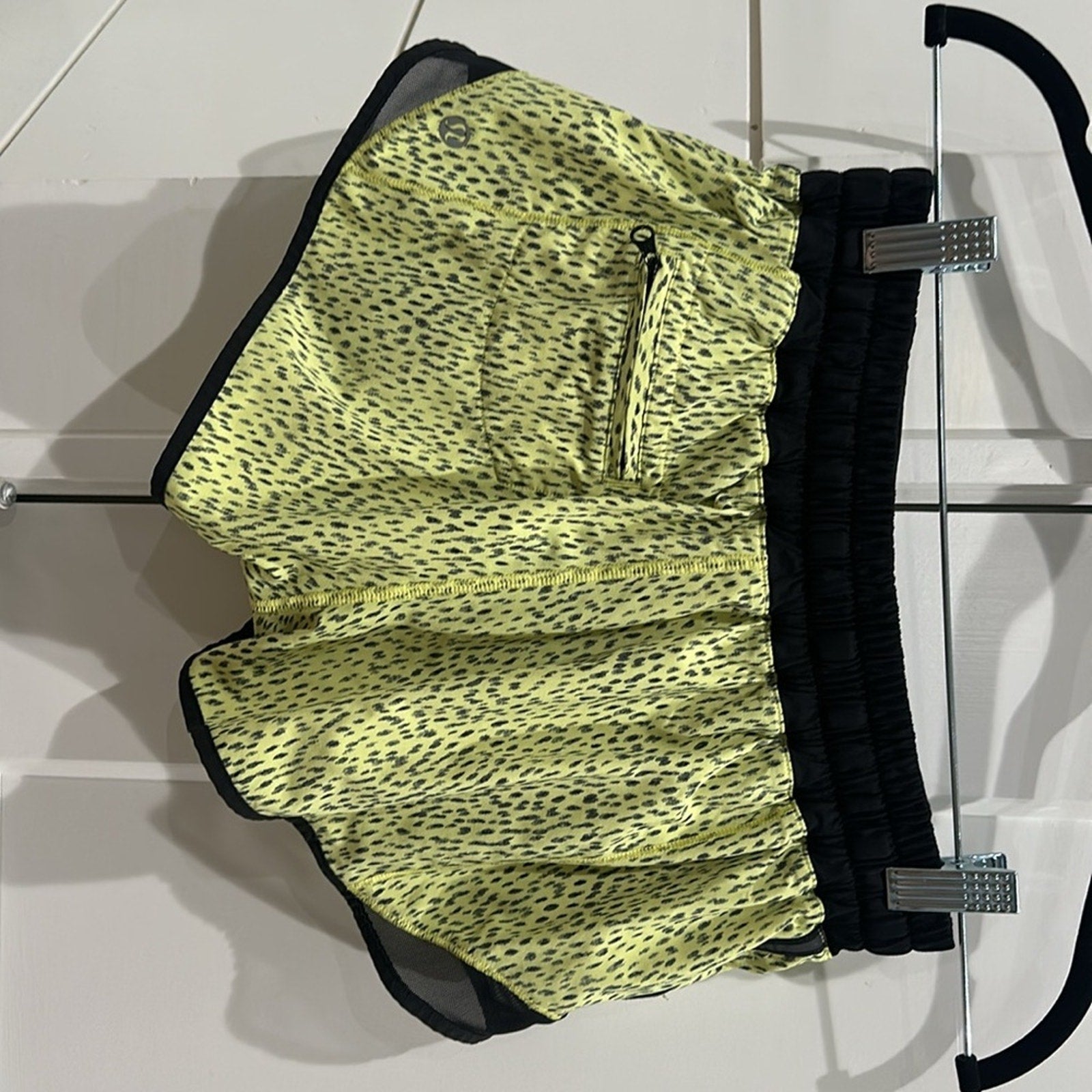 (6020) LULULEMON Hotty Hot Short  Sz 6