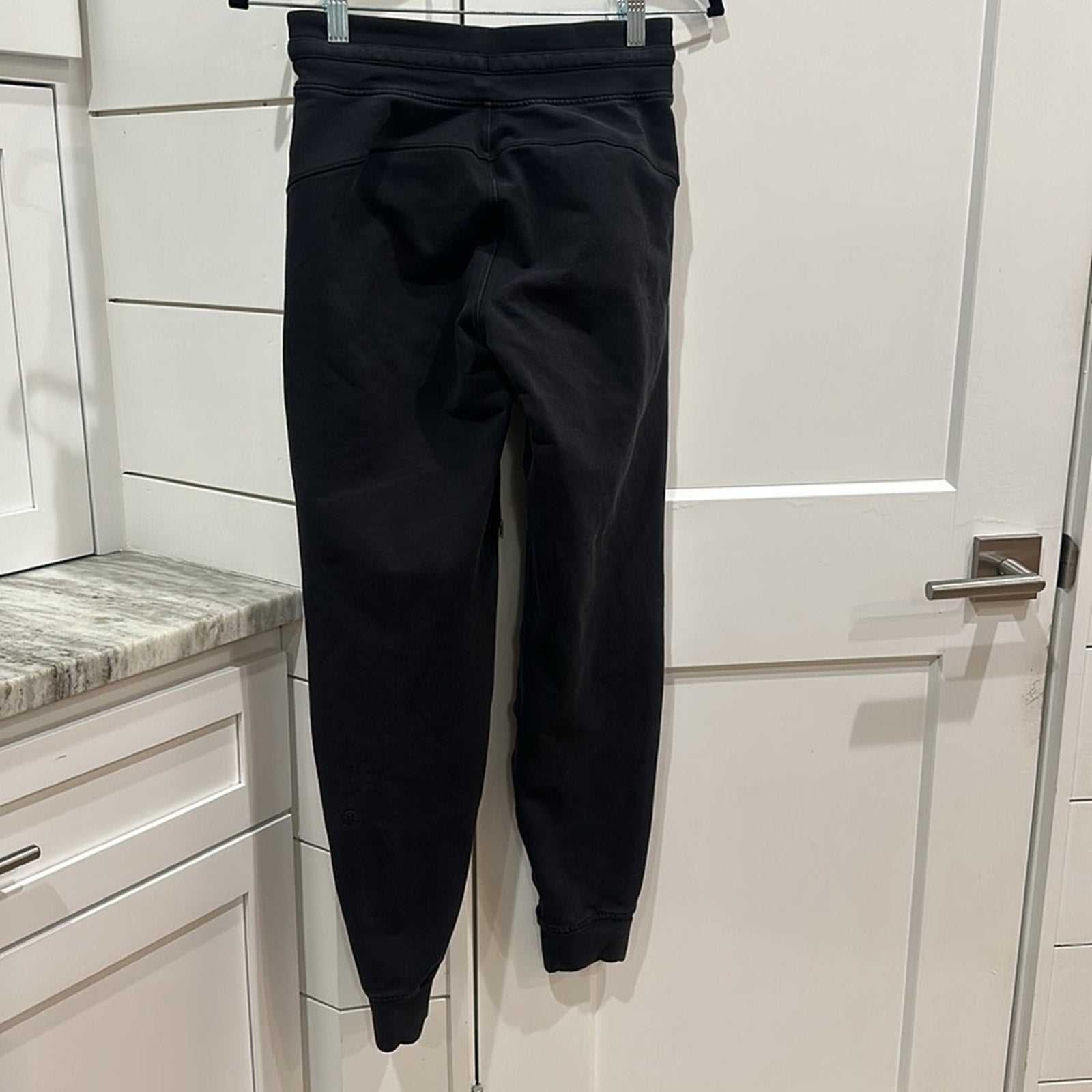 (6322) LULULEMON Ready to Fleece Jogger Sz 4 in Black
