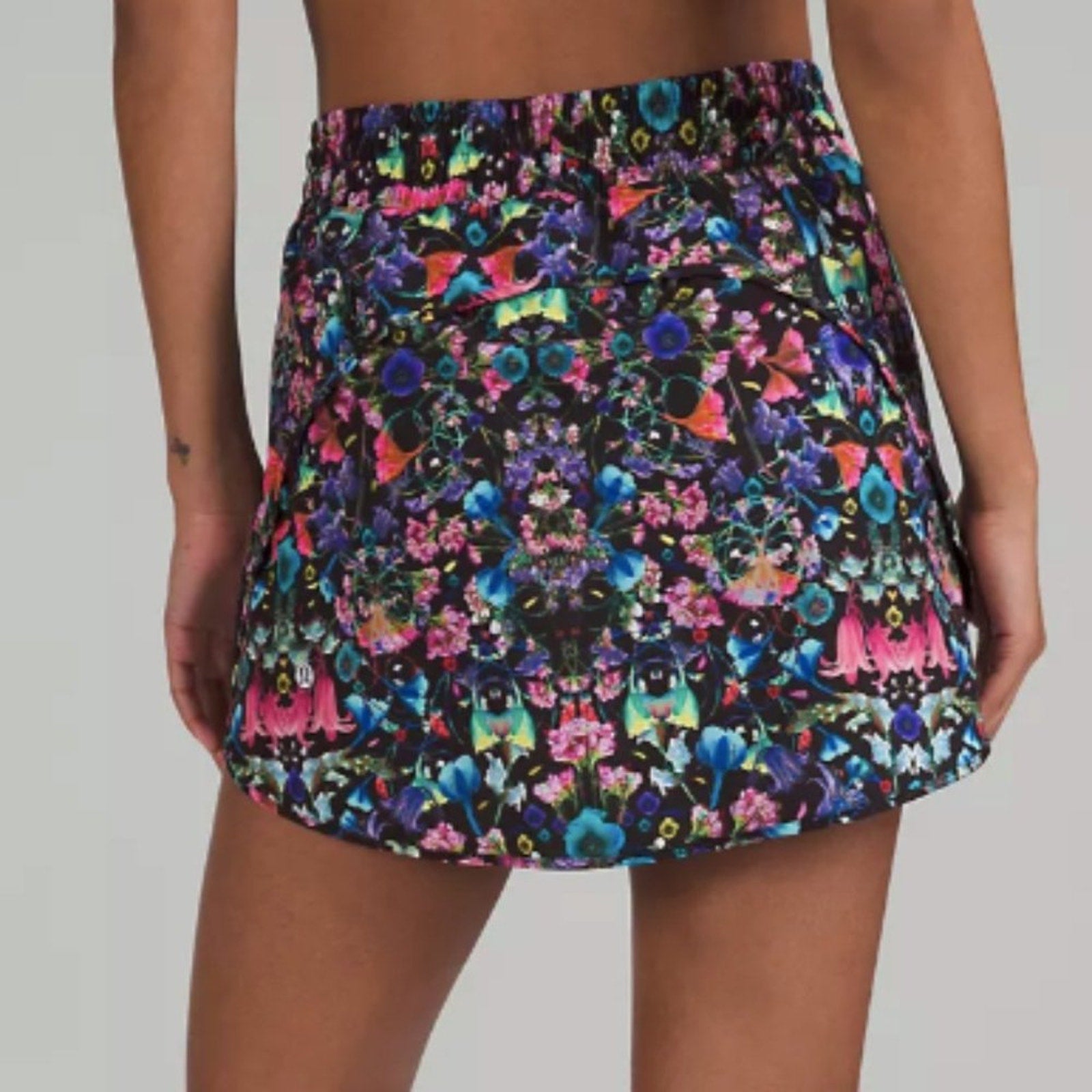 (6574) NWT Lululemon Hotty Hot High-Rise Skirt Sz 2