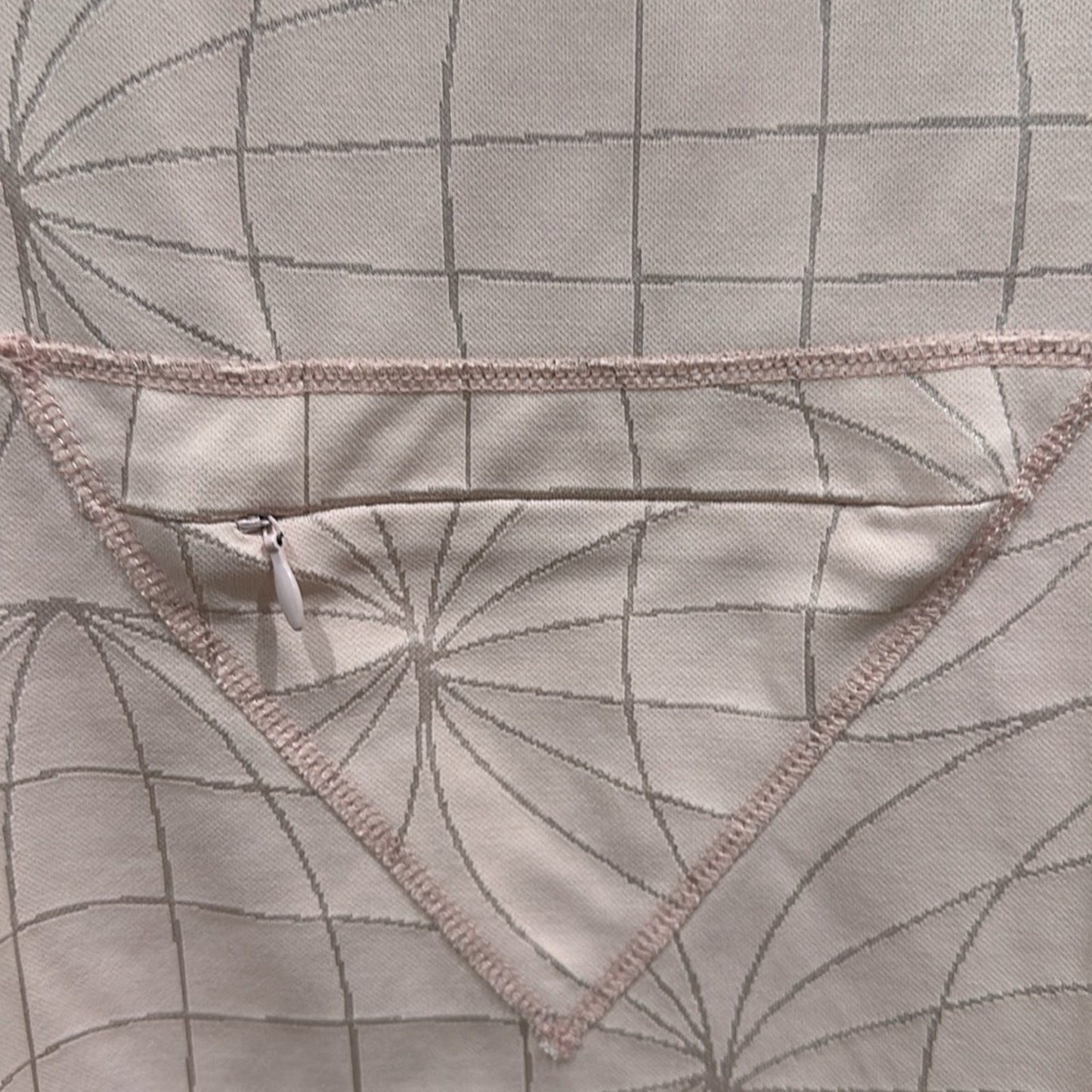 6119/6120 Lululemon Rare Women’s Long Sleeve Size 8