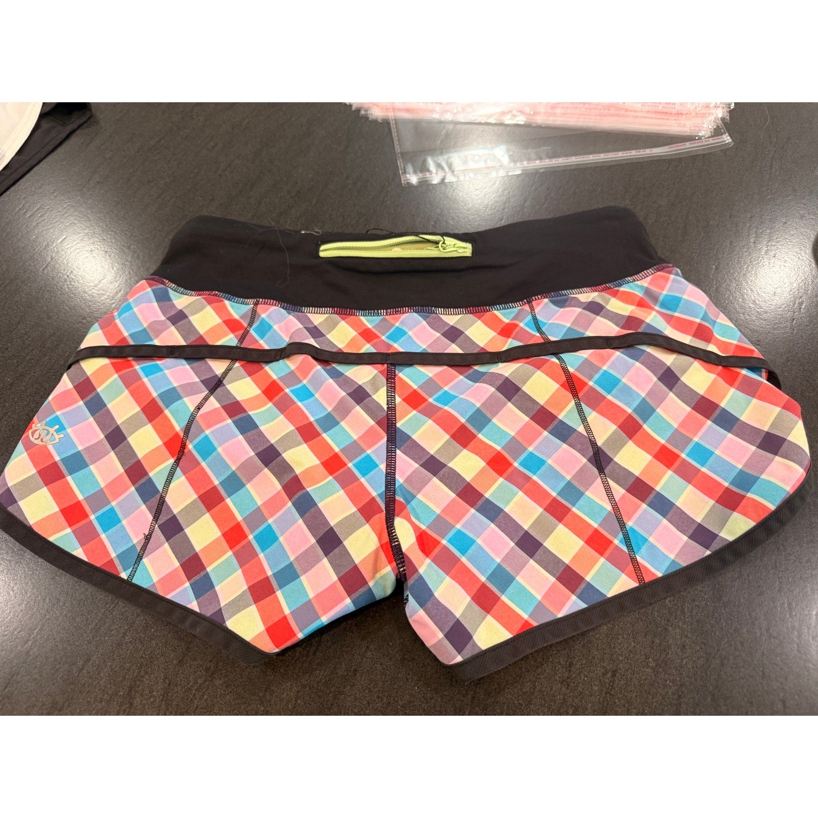 6438 - LULULEMON Speed Short 2014 Seawheeze - Multi Color Plaid Sz 4 *RARE