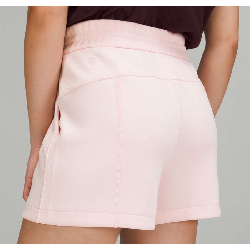 6715 - Lululemon Softstreme High-Rise Short 4" Strawberry Milkshake Sz 6 *SPOT