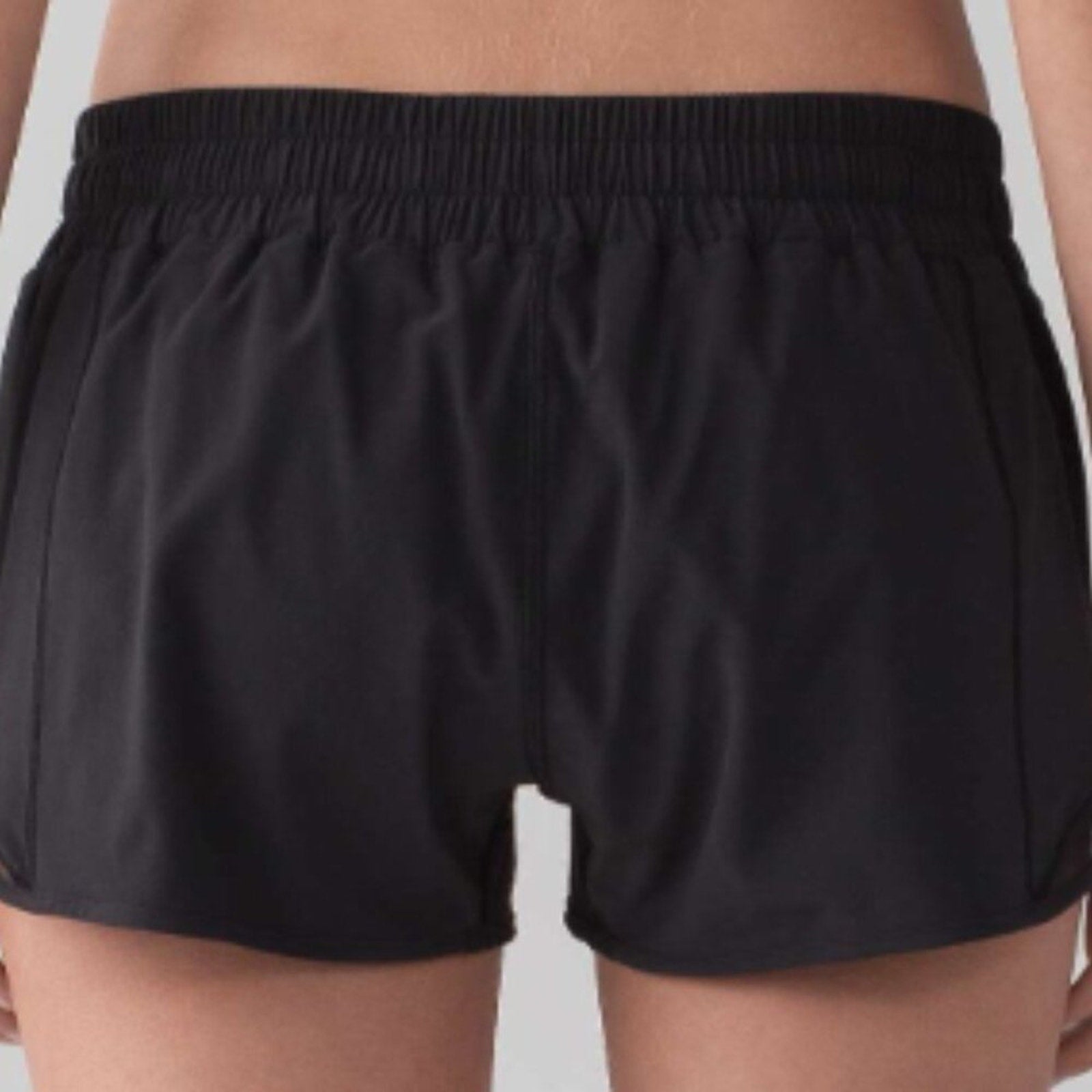 (6271) LULULEMON Hotty Hot Short 4" Sz 10 **LOVED *logo faded