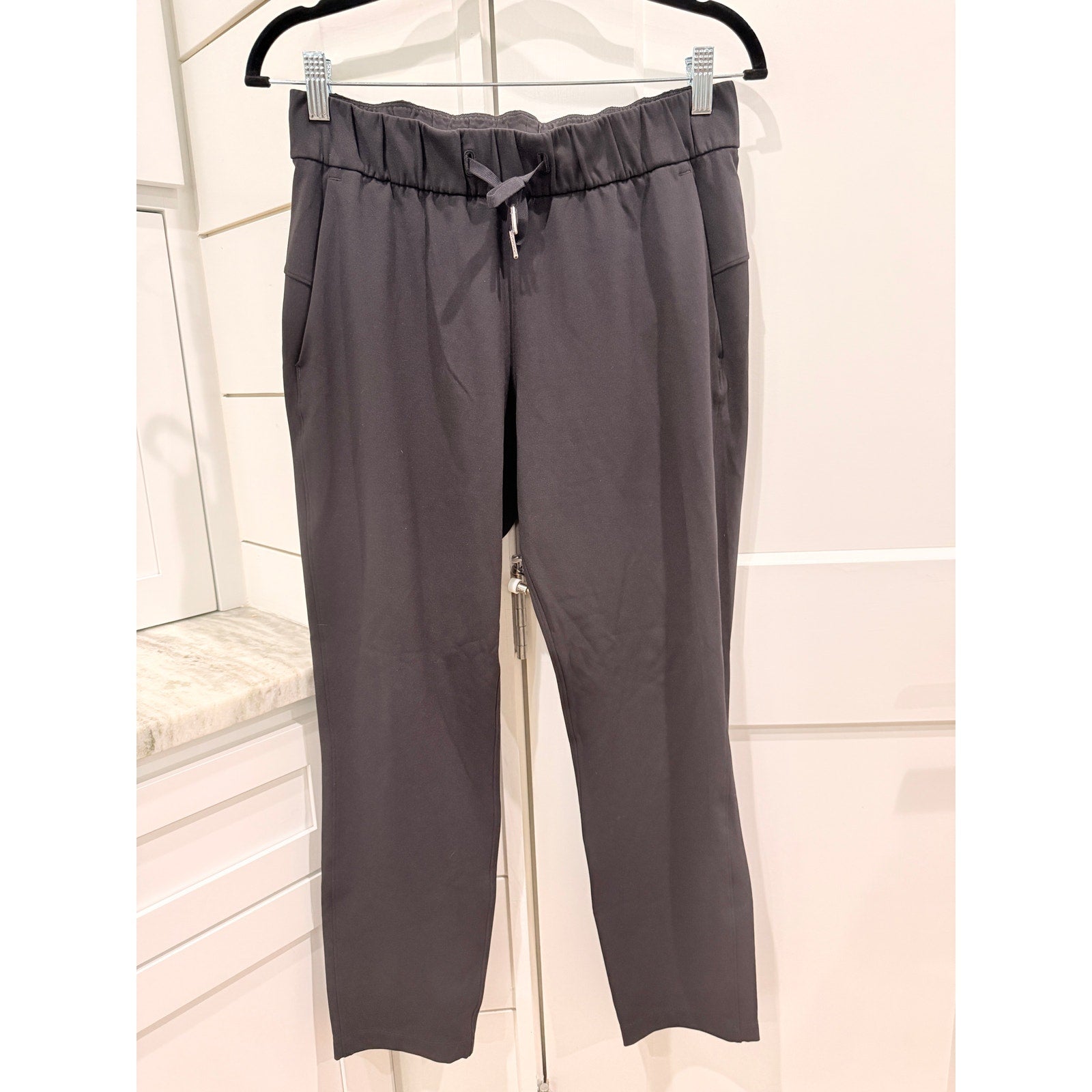 363 LULULEMON On The Fly Pant in Black in Sz 6