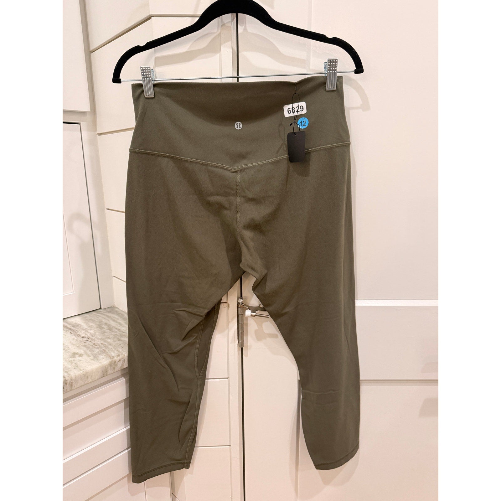 6829 LULULEMON Align High-Rise Crop 23" Army Green in Sz12 *LOVED