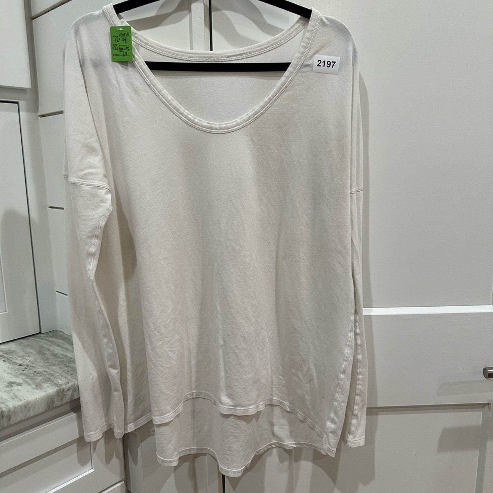 (2197) LULULEMON Flip Your Dog Long Sleeve P2P=24" Oversized **LOVED