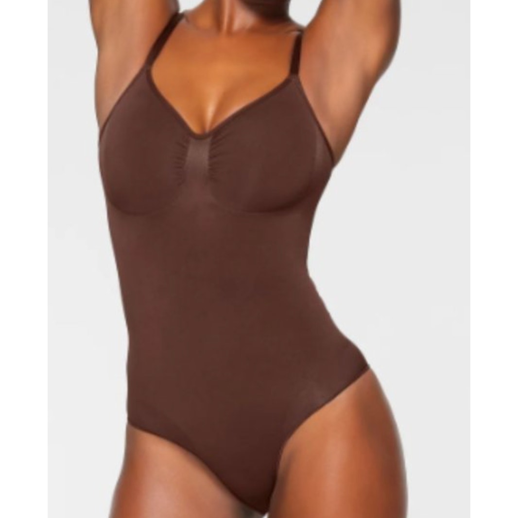 2267 SKIMS NWOT SEAMLESS SCULPT BRIEF BODYSUIT in COCOA in XXS/XS