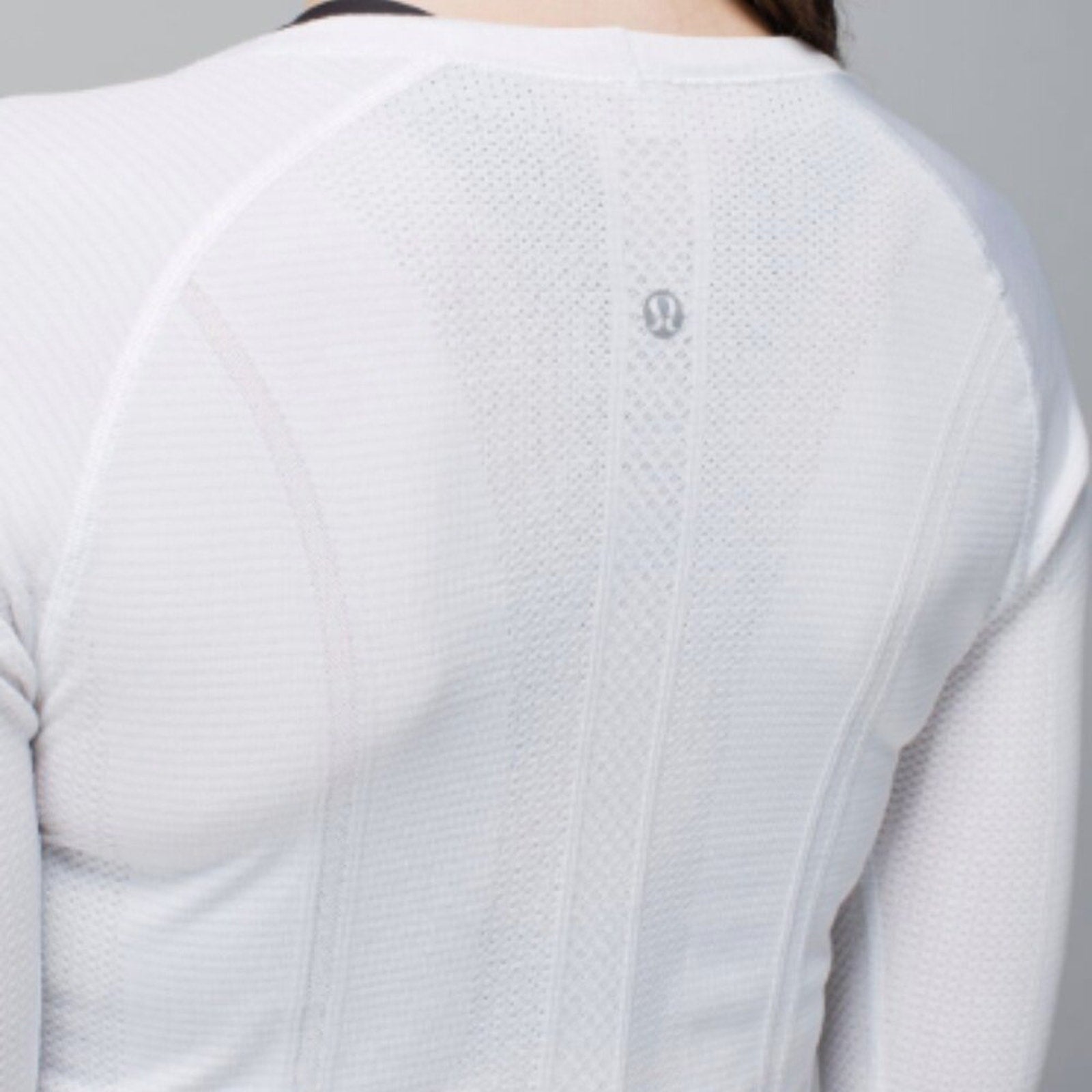 (6026)  🍋 LULULEMON RUN: Swiftly Tech Long Sleeve Crew Sz 6 WHITE VGUC