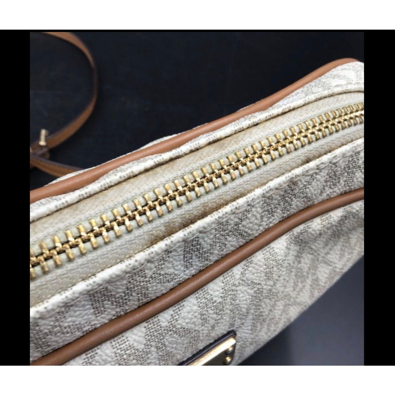 0226 NWT Michael Kors Signature MK Crossbody ** AUTHENTICATED