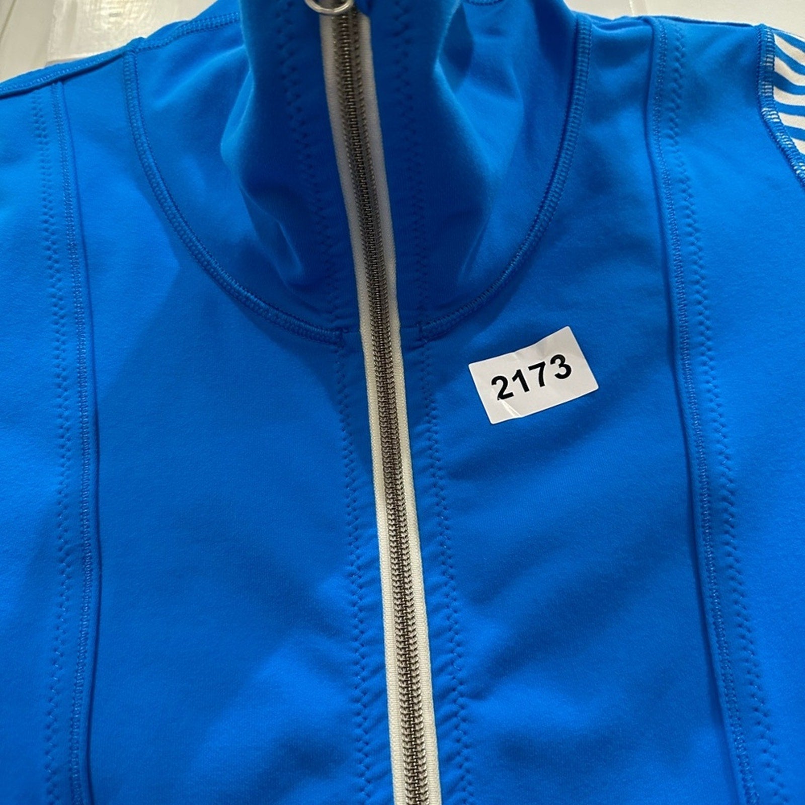 (2173) LULULEMON Daily Yoga Jacket Sz 4 **LOVED**