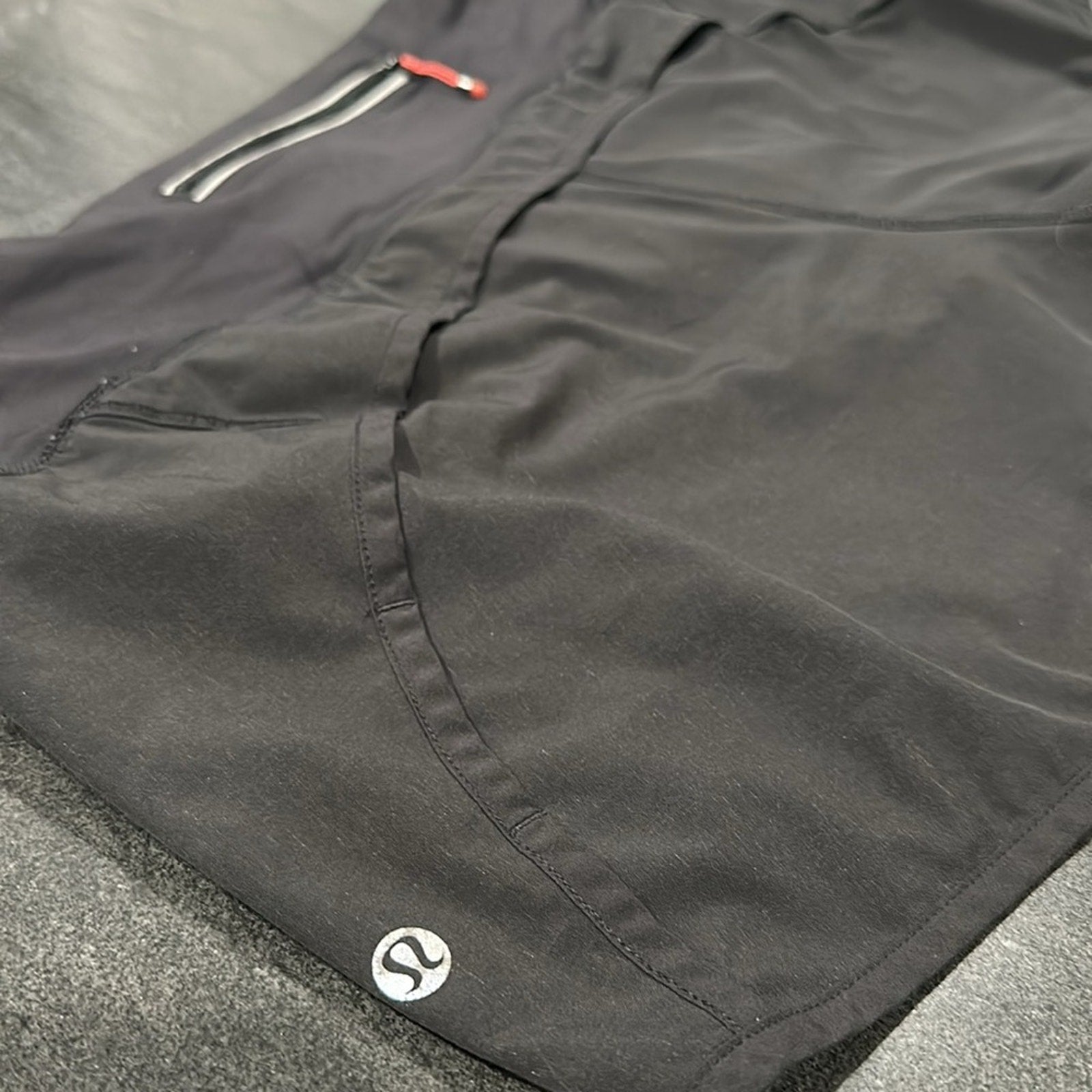 6275 - LULULEMON Run: Speed Short *Block-It Pocket in Sz 12 *BLACK