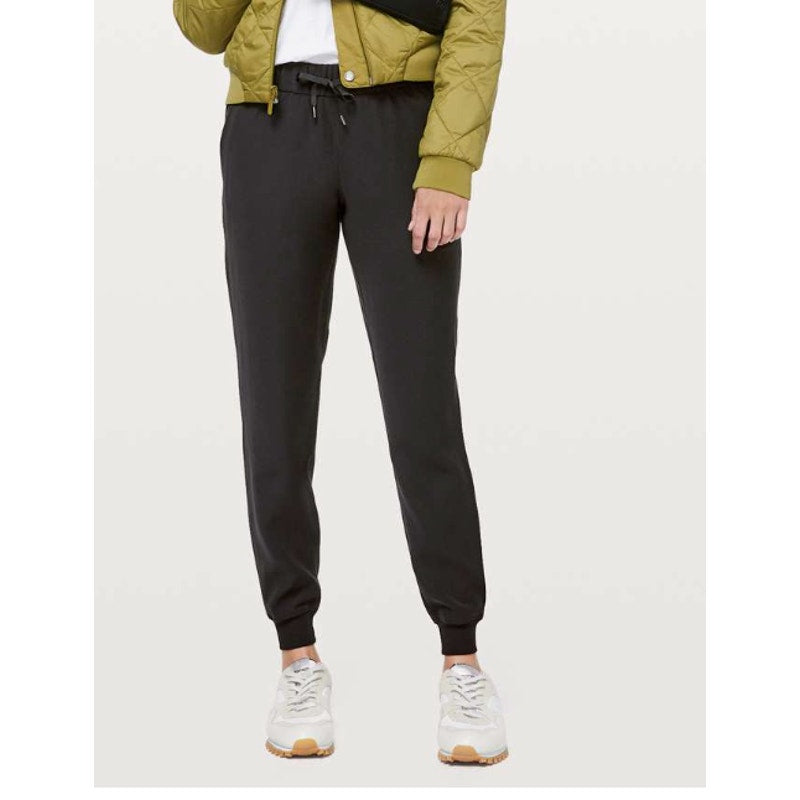 6604 LULULEMON On The Fly Jogger Black sz 4 *LOVED